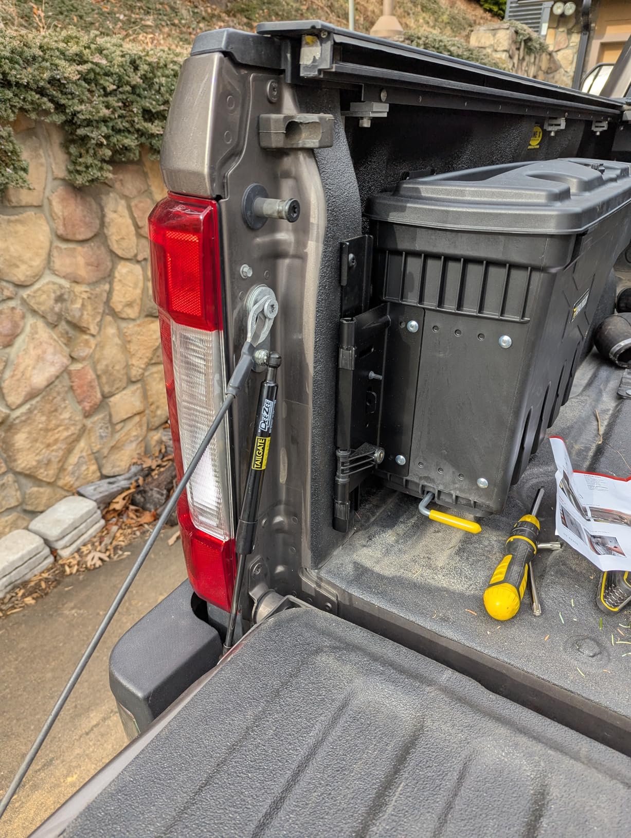 DEE ZEE DZ43205 Tailgate Assist Shock customer photo 1