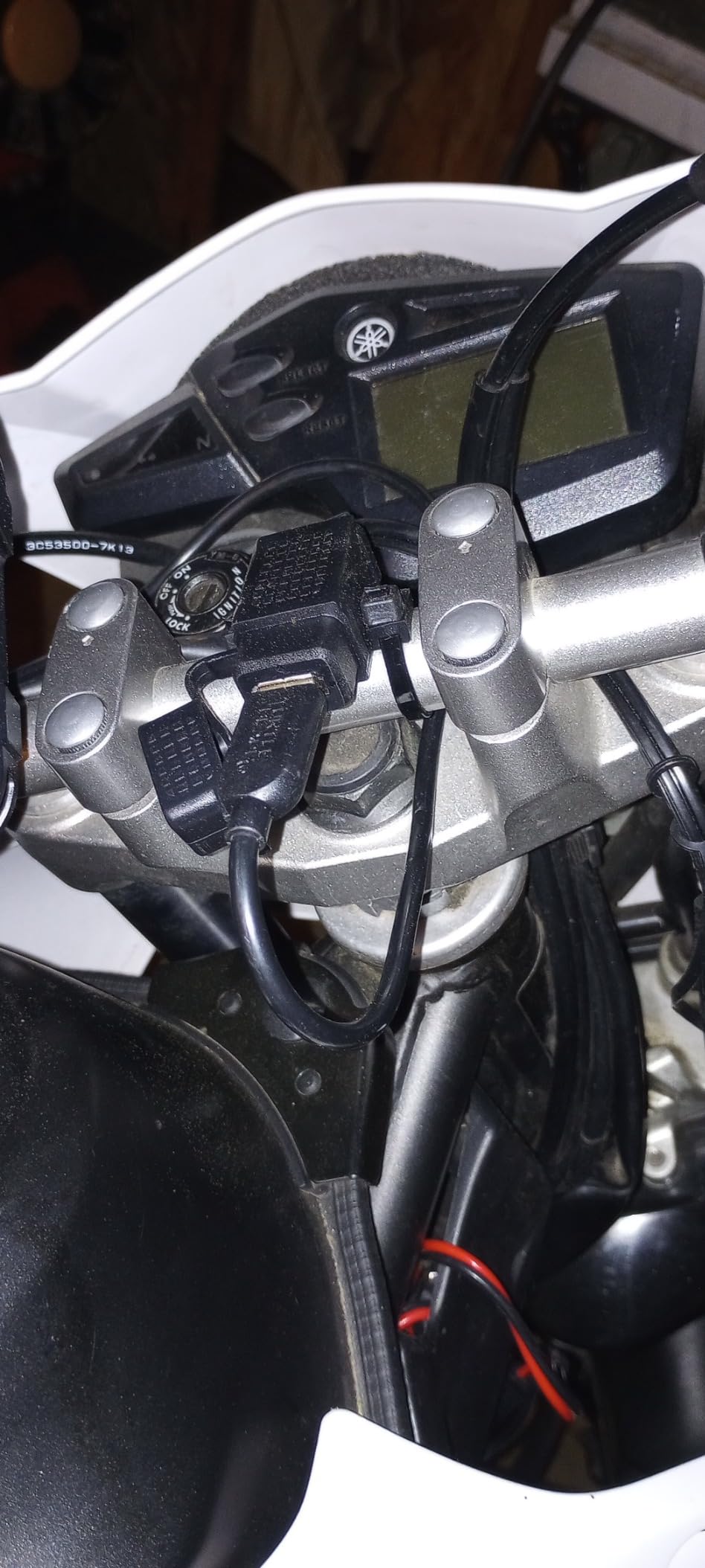 MICTUNING Motorcycle USB Charger,SAE to USB Cable Adapter SAE Quick Disconnect 2.1A Waterproof USB Port with Inline Fuse, Socket Cable 12V-24V for Motorcycle Cellphone Tablet GPS More customer photo 1