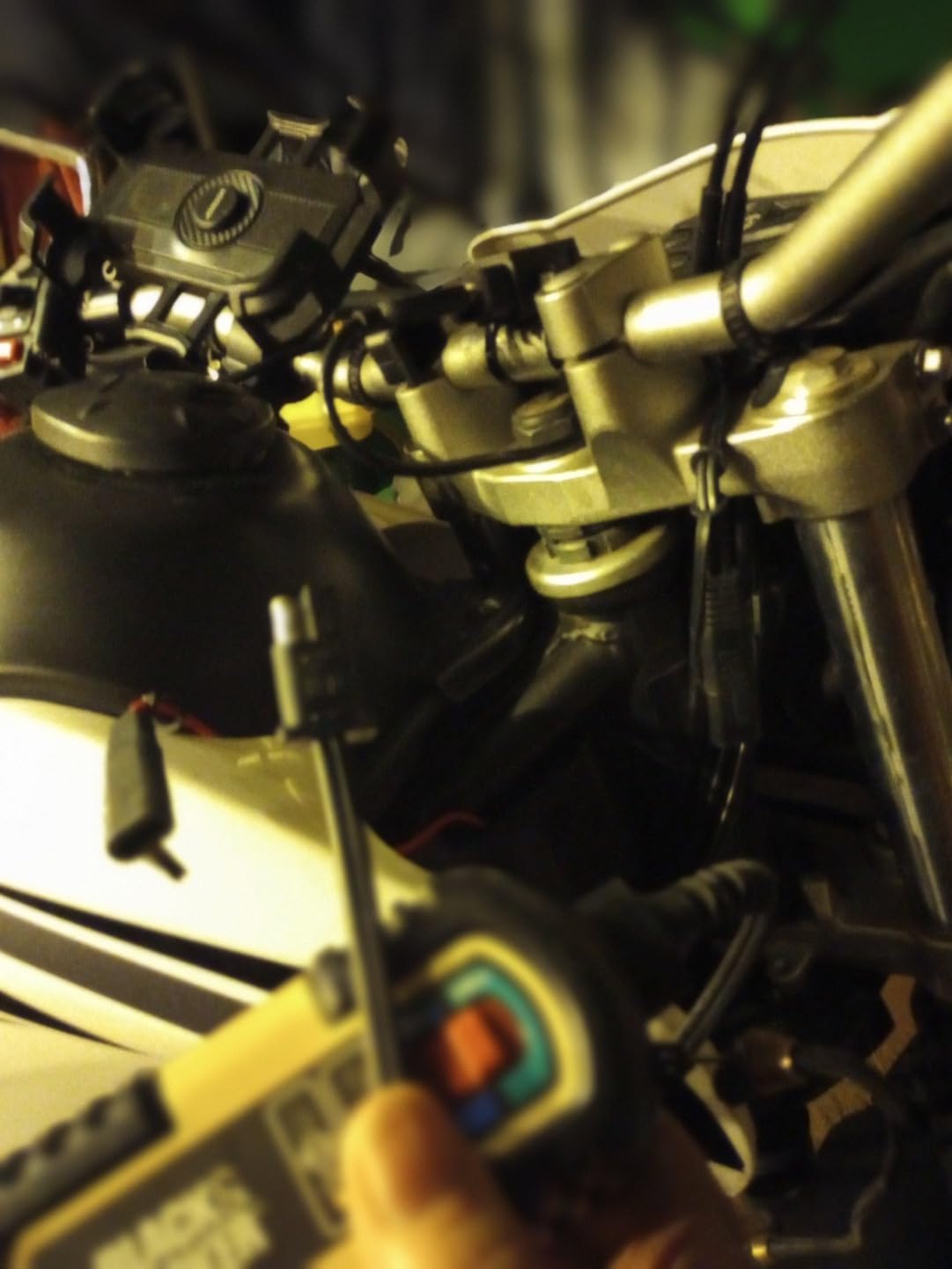 MICTUNING Motorcycle USB Charger,SAE to USB Cable Adapter SAE Quick Disconnect 2.1A Waterproof USB Port with Inline Fuse, Socket Cable 12V-24V for Motorcycle Cellphone Tablet GPS More customer photo 2