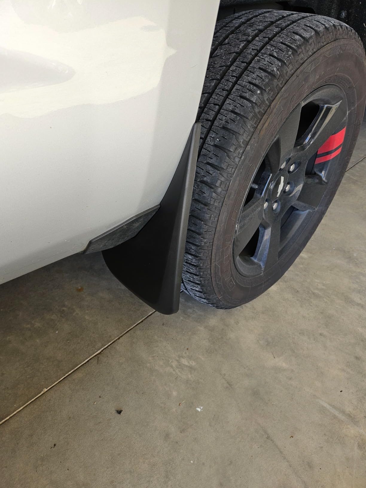 Husky Liners - 56886 Fits 2014-18 Chevrolet Silveado 1500, 2019 Chevrolet Silverado 1500 LD, 2015-19 Chevrolet Silverado 2500/3500 - SINGLE REAR WHEELS Custom Front and Rear Mud Guard Set Black customer photo 2