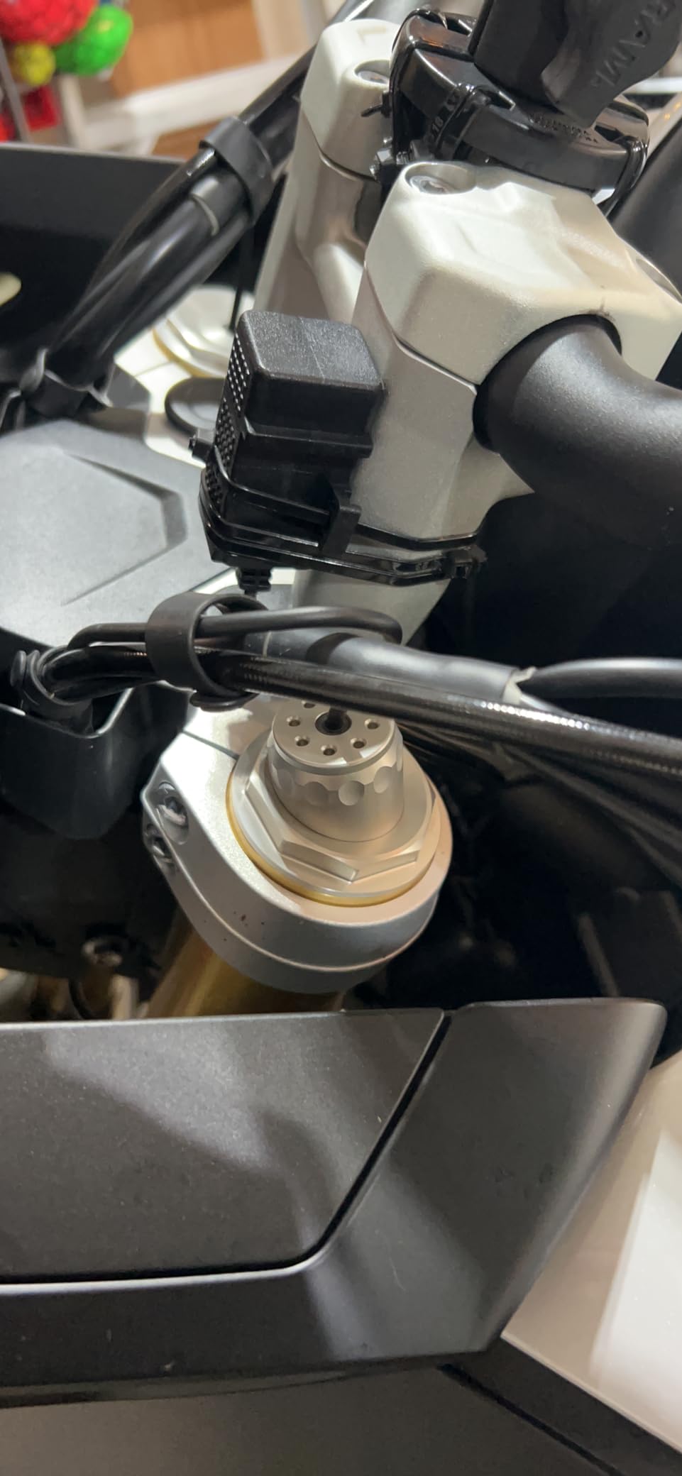 MOTOPOWER MP0609C 3.1Amp Waterproof Motorcycle Dual USB Charger Kit SAE to USB Adapter Cable Phone Tablet GPS Charger customer photo 2