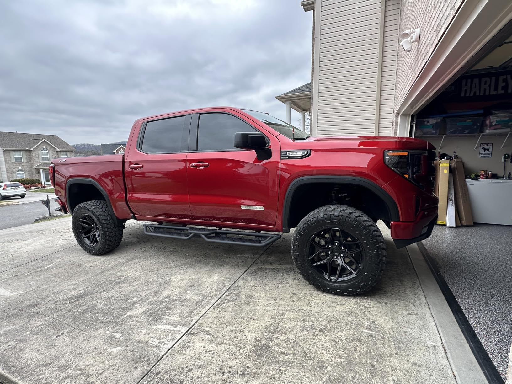 CAR GUYS Tire Shine Spray | The Perfect Shine | Durable and User Friendly Tire Dressing | Long Lasting UV Protection for Black Tires, Wheels, & Rubber | 18 Oz Kit with Applicator Pad customer photo 1