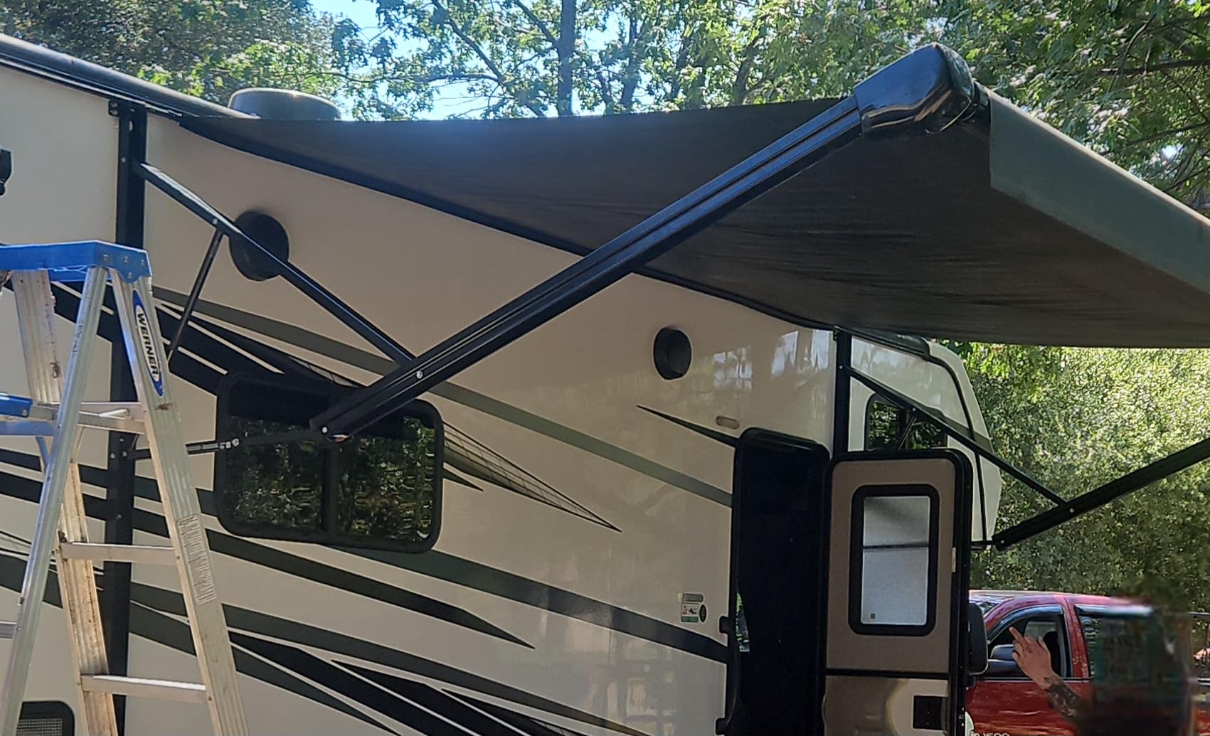 Solera Standard 12V Universal Awning Hardware Kit for 5th Wheel RVs, Travel Trailers and Motorhomes, Black customer photo 1