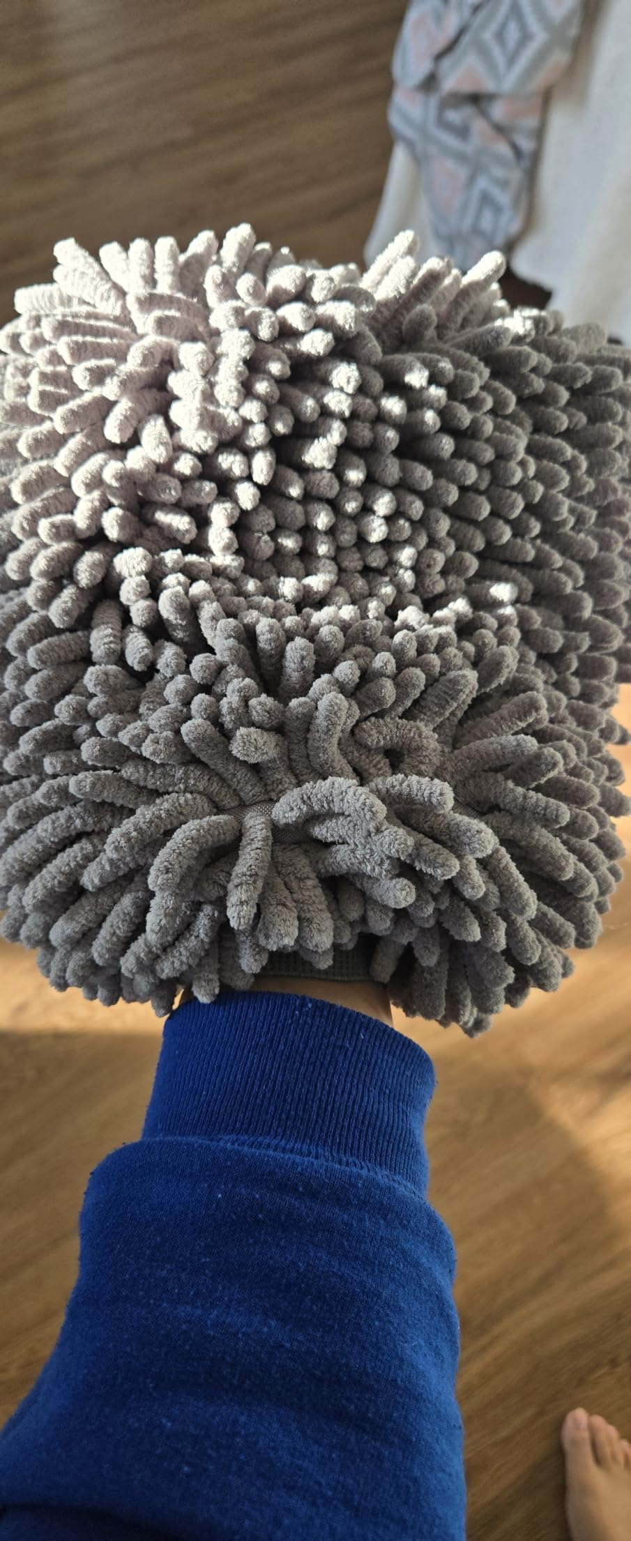 Amazon Basics Absorbent Microfiber Car Wash Drying Mitts, 2 Pack, Gray, 10.44