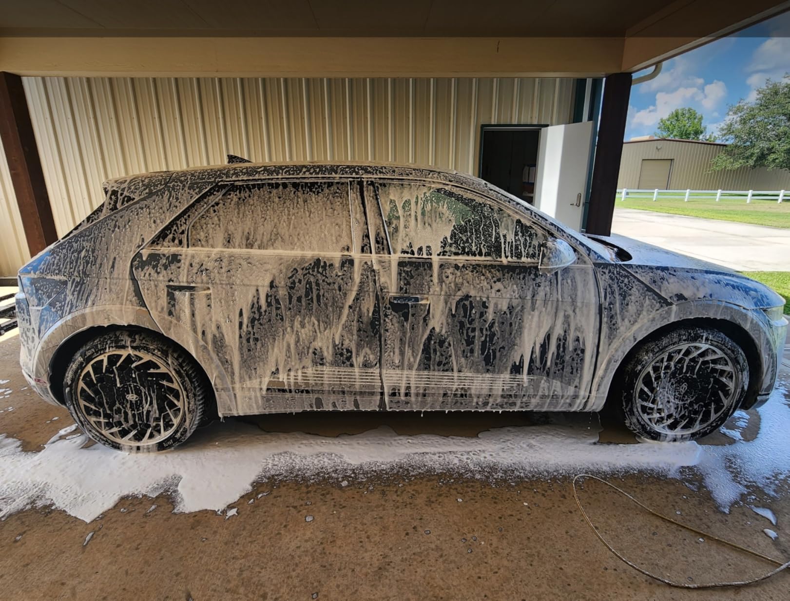 Meguiar's Gold Class Car Wash, Ultra-Rich Foam Car Wash Soap and Conditioner for Vehicle Cleaning, Paint Cleaner to Clean and Condition in One Easy Step, 1 Gallon customer photo 1