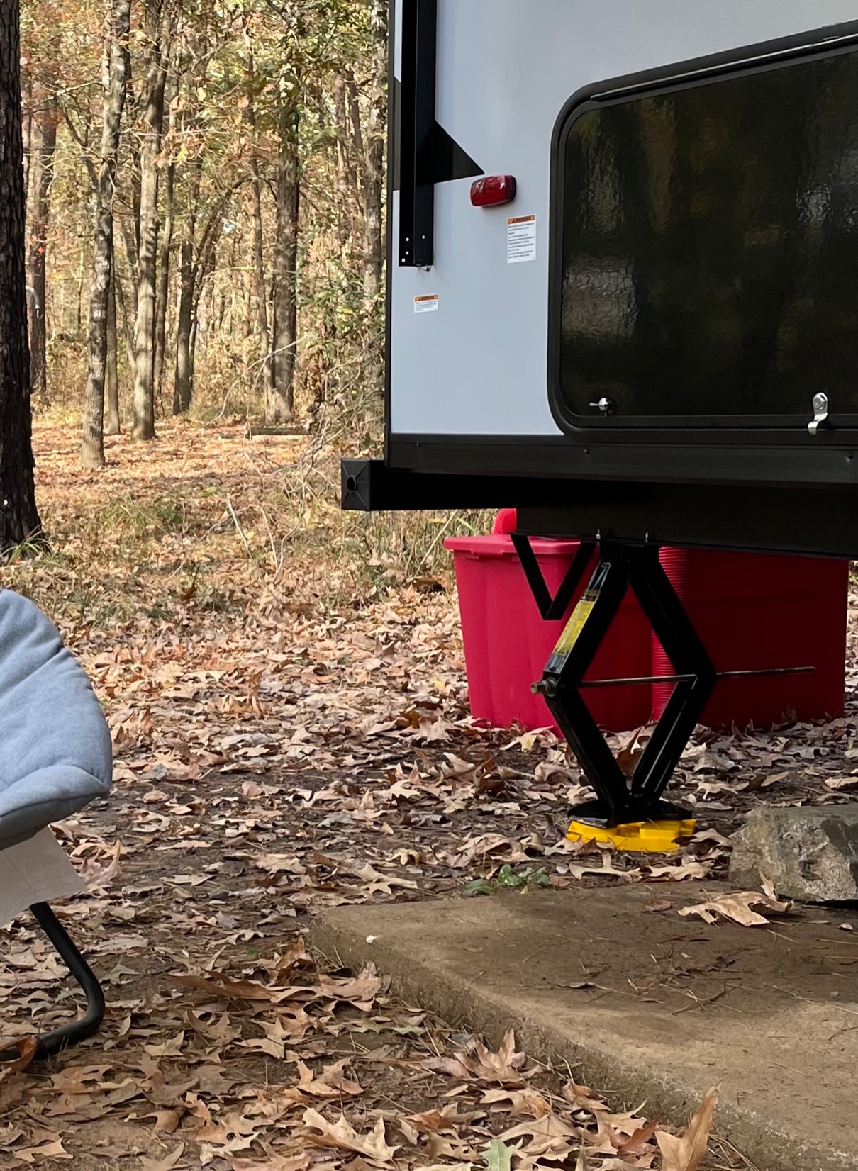 Camco RV Leveling Blocks - Features Interlocking Nested Design & Storage Bag for RV Storage and Organization - Each Leveling Block Measures 8.5