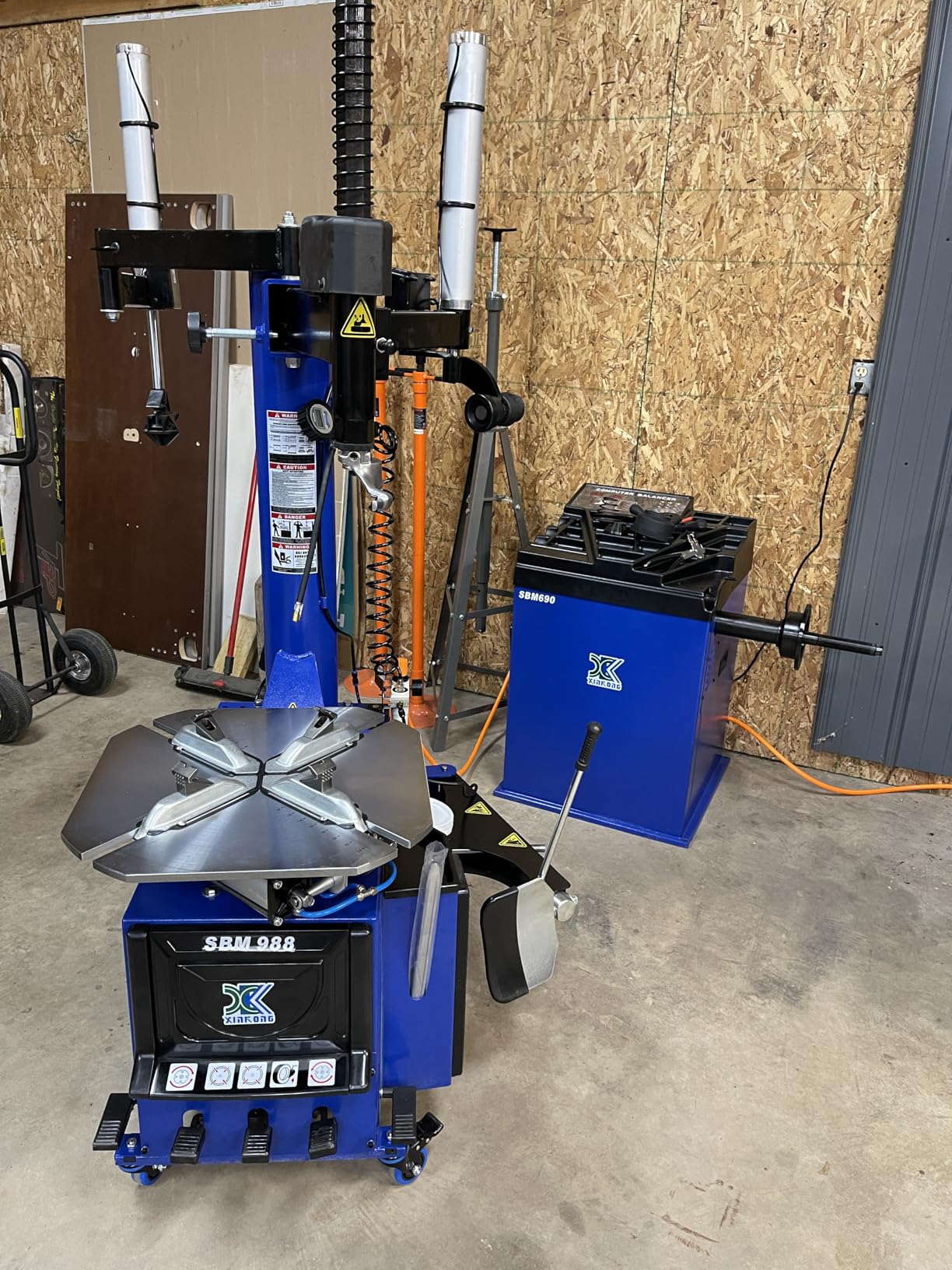XK Tire Changer and Balancer Combo 37 in Tire Machine, 110V,2.0HP,960-690 customer photo 2