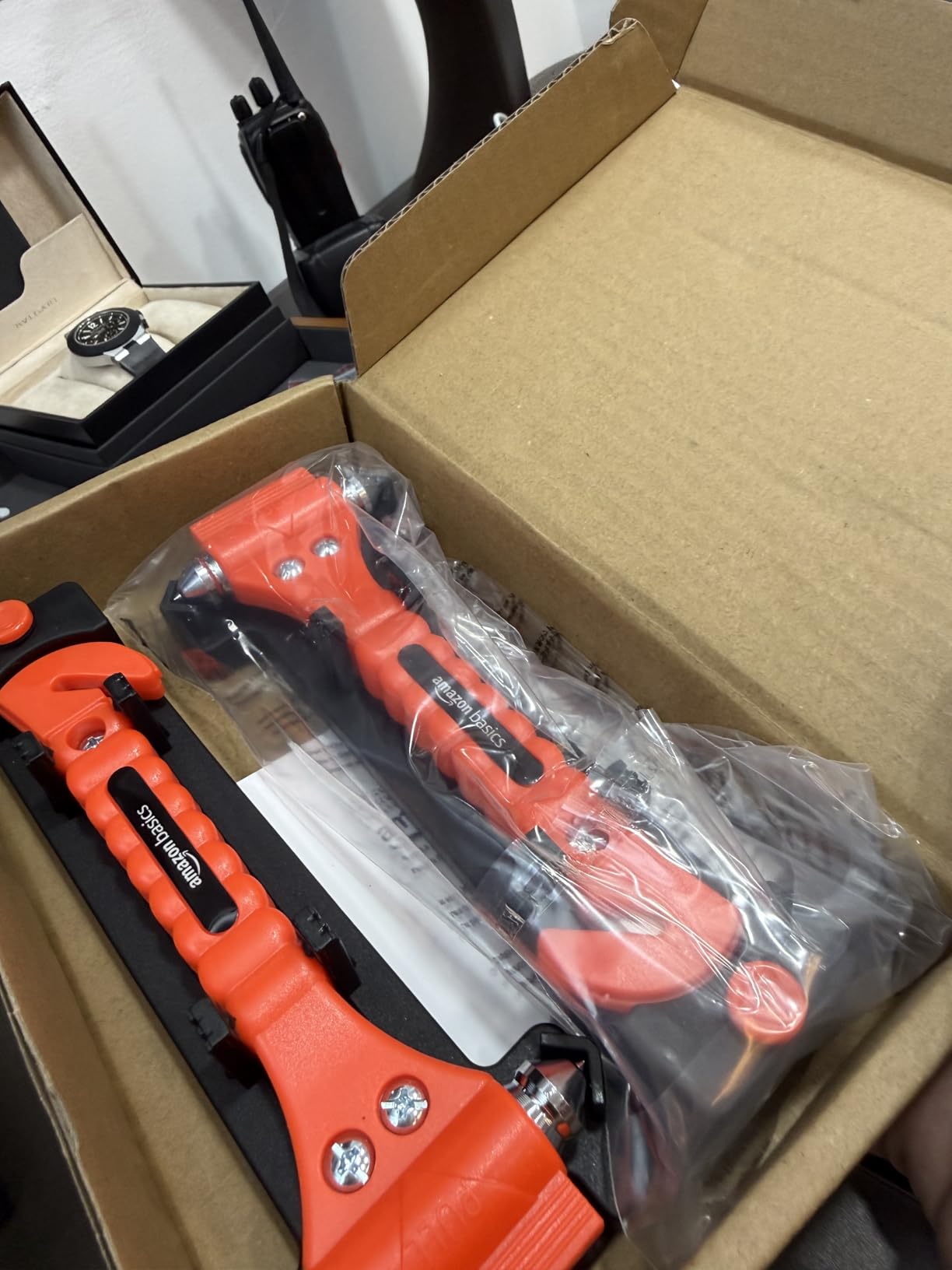 Amazon Basics Emergency Escape Tool, Window Breaker and Seatbelt Cutter, Car Safety Hammer with Protective Bracket, Bright Orange, 2 Pack, SW-835 customer photo 1