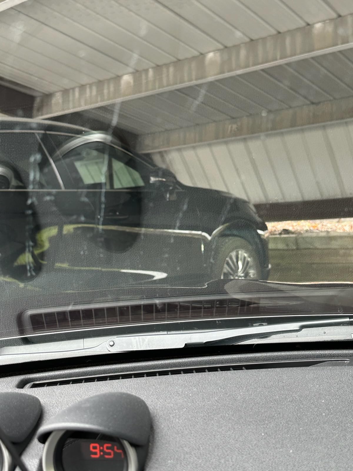 SOFT99 Ultra Glaco Long Lasting Windshield Glass Water Rain Repellent 70ml customer photo 1