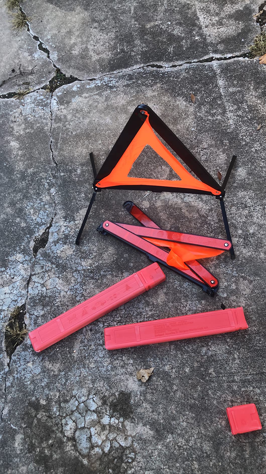 aikko Safety Triangle Kit Road Emergency Warning Reflector Roadside Reflective Early Warning Sign, Foldable 3 Pack of Emergency Car Kit customer photo 2