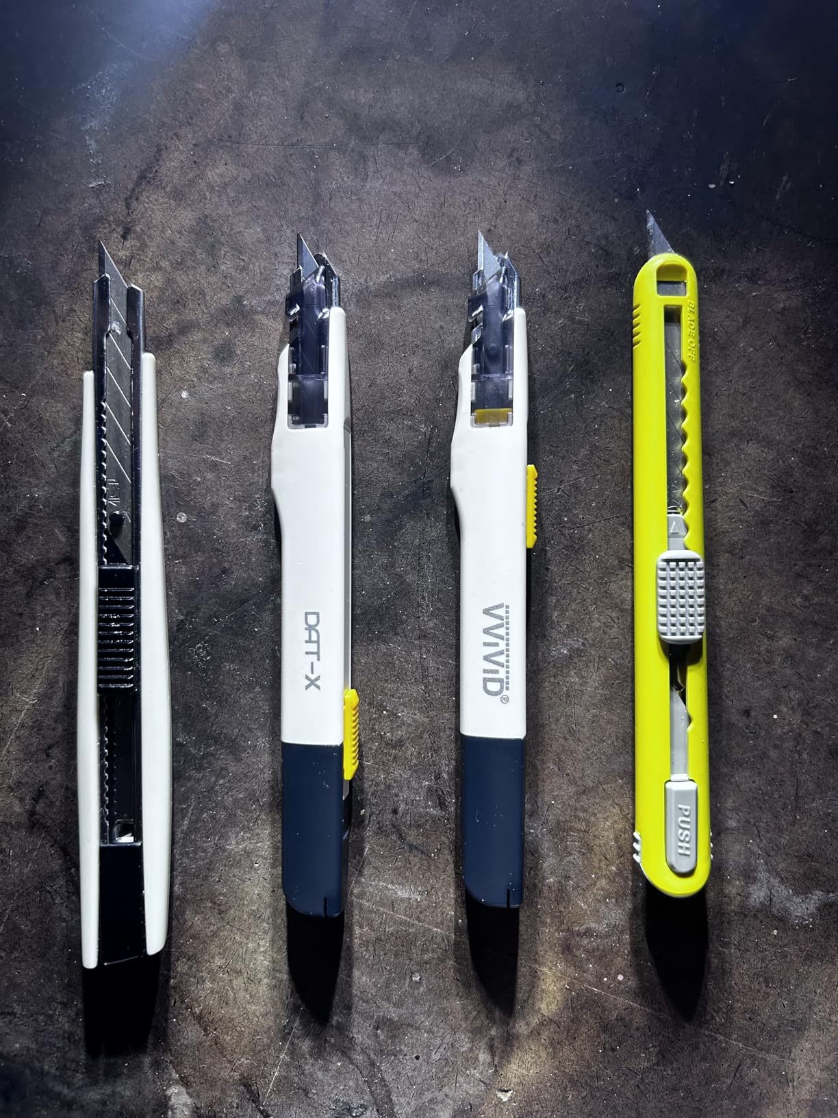 NT Cutter ABS Grip 30-Degree Multi-Blade Cartridge Knife (A-553P),Yellow customer photo 1