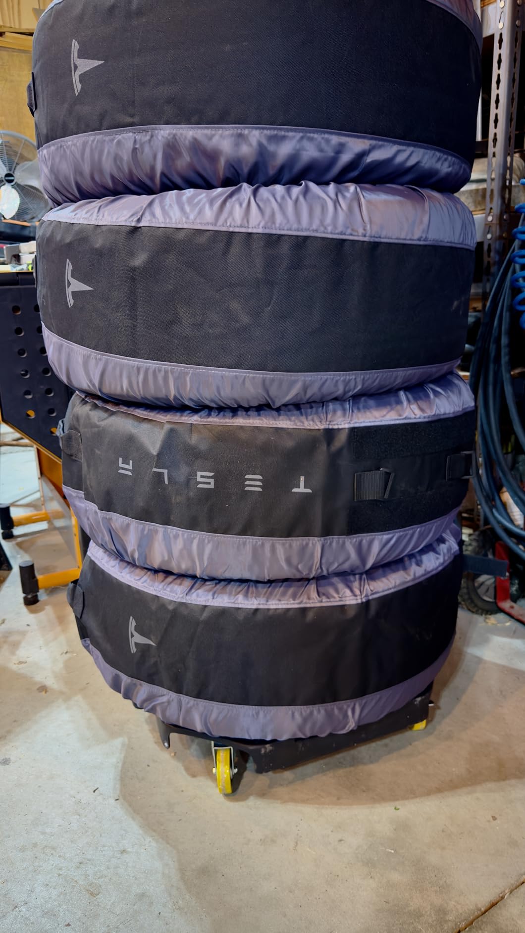 MaxxHaul Heavy Duty Tire Dolly 300 lb Capacity Rolling Wheel Dolly with 4 Swivel Casters Portable Tire Storage and Transport Mover for Garage Shop and Warehouse (80746) customer photo 1