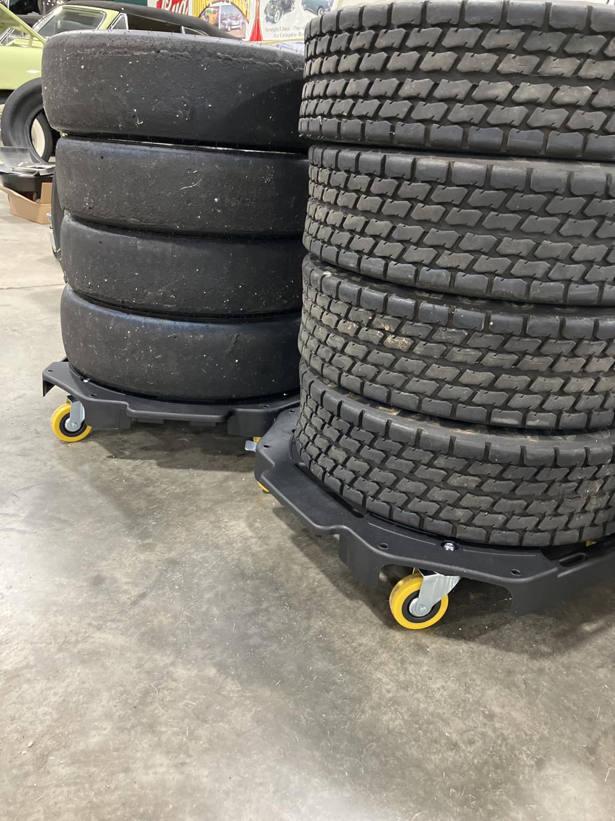 MaxxHaul Heavy Duty Tire Dolly 300 lb Capacity Rolling Wheel Dolly with 4 Swivel Casters Portable Tire Storage and Transport Mover for Garage Shop and Warehouse (80746) customer photo 2