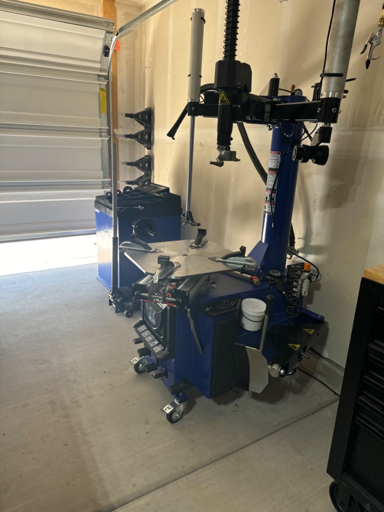 XK-New 2.0 Horsepower Tire Changer Wheel Changers Machine Combo Balancer Rim Clamp 580-690 with 36 Month Part Replacements customer photo 1