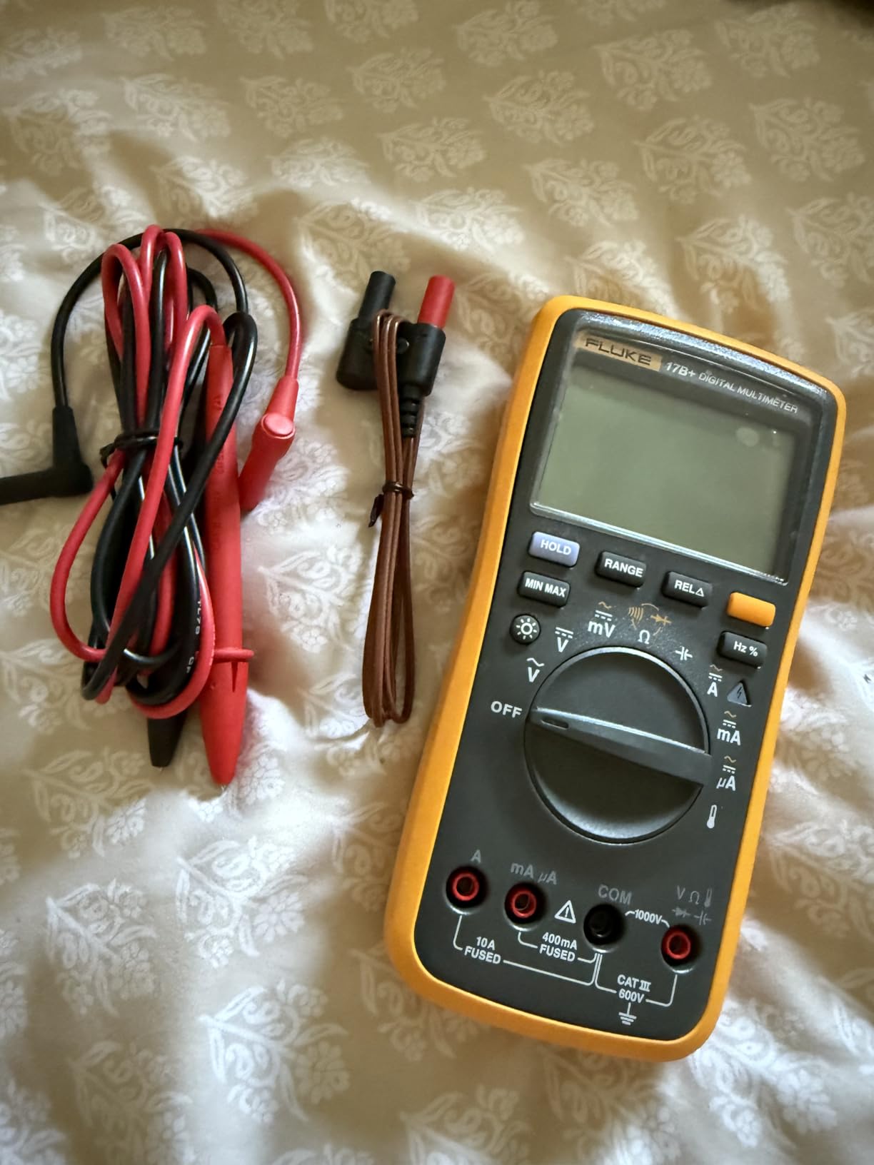 Fluke 17B+ Digital Multimeter, for Electrical Applications, Measures AC/DC Voltage 1000V, Current Measurements to 10A customer photo 1