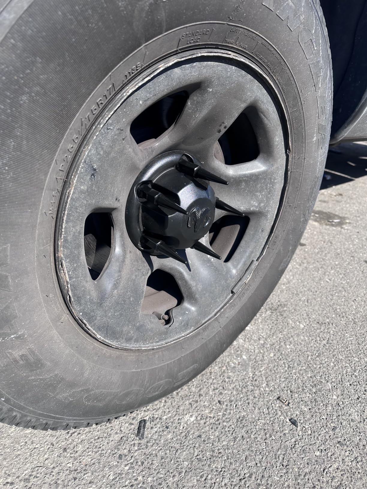 DYNOFIT 14mmx1.5 Spike Lug Nuts, 32PCS Chrome M14x1.5 Lug Nut, 4.4 inch Tall Closed End Nuts with 1 Socket Key Compatible with Chevy Silverado 1500 GMC Sierra 2500 3500,F250 F350 2003-2016 customer photo 2