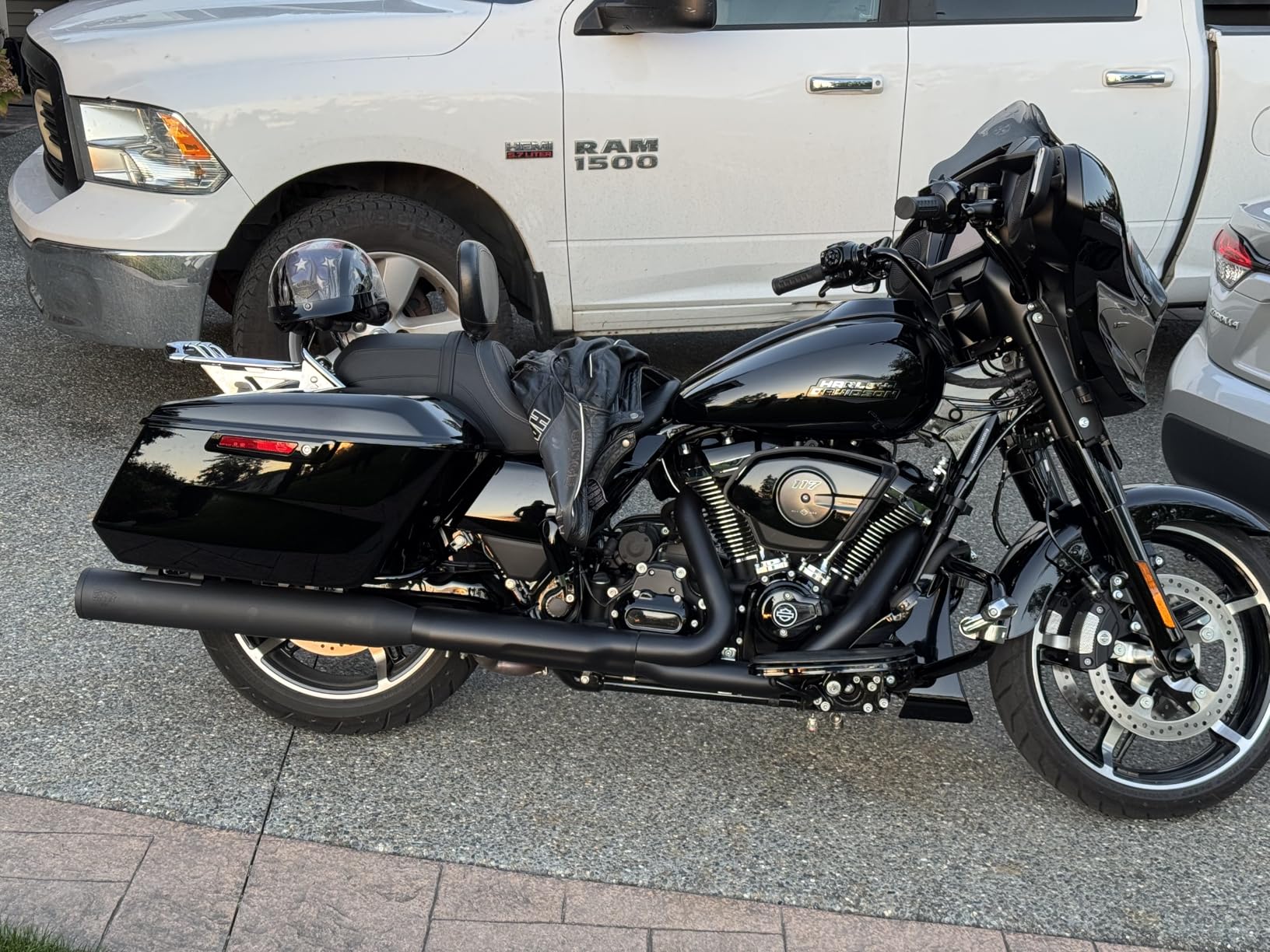 Vance & Hines 46714 Black Eliminator 400 Slip-on Mufflers for 2017-Newer Harley-Davidson M8 Touring Models customer photo 1