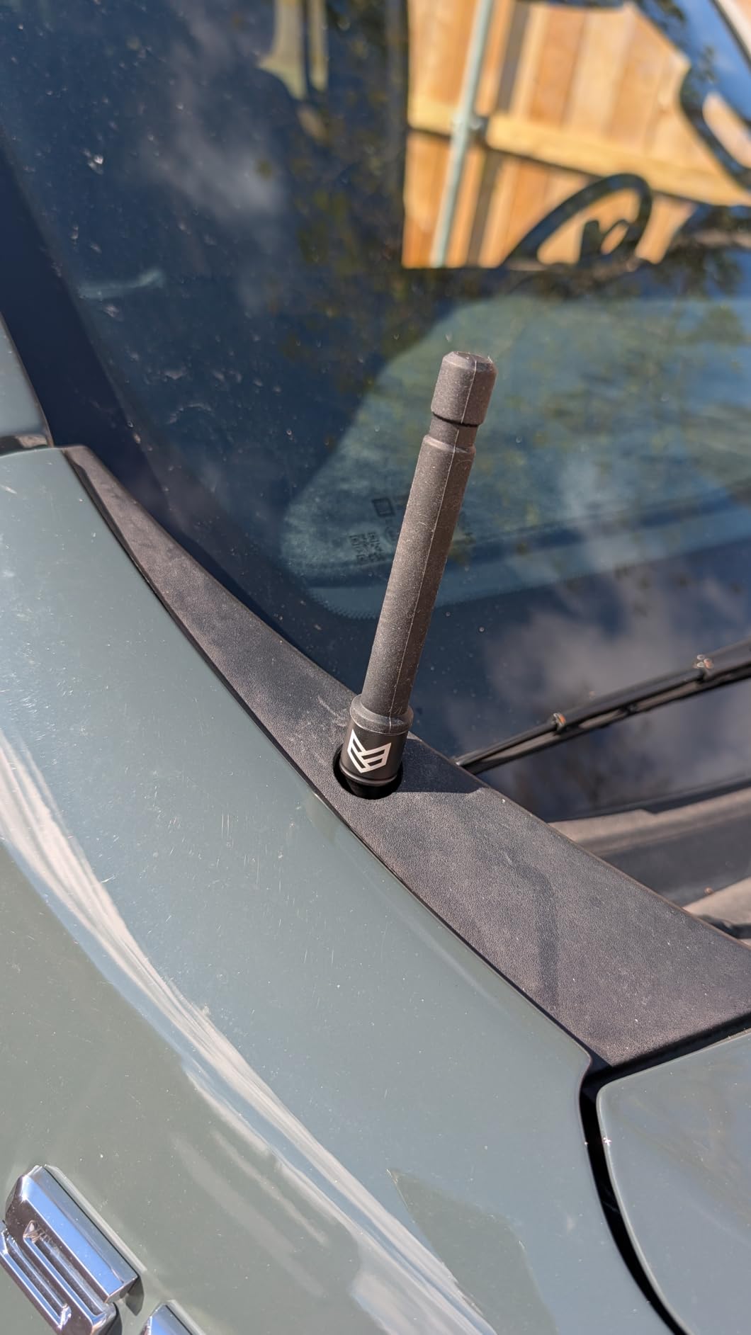 RONIN FACTORY Truck Antenna for Chevy Silverado & GMC Sierra Accessories (2014+) Anti Theft - Carwash Safe Short Replacement Antenna (5 Inch Flexible) customer photo 1