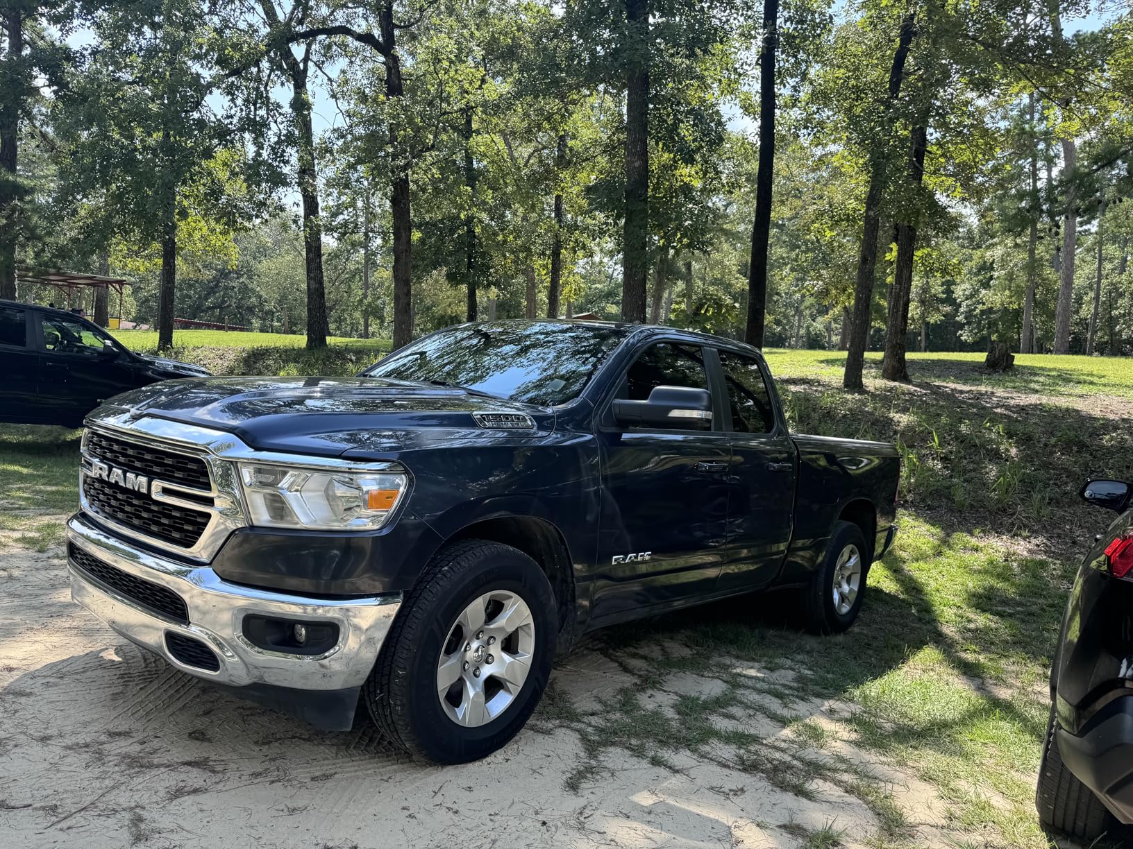 Invisible Glass 91164-2PK Premium Aerosol Glass Cleaner Spray for Car Windshields and Windows, Automotive and Home Window Cleaner, Streak-Free, Ammonia-Free, Tint-Safe - 19 oz (Pack of 2) customer photo 1