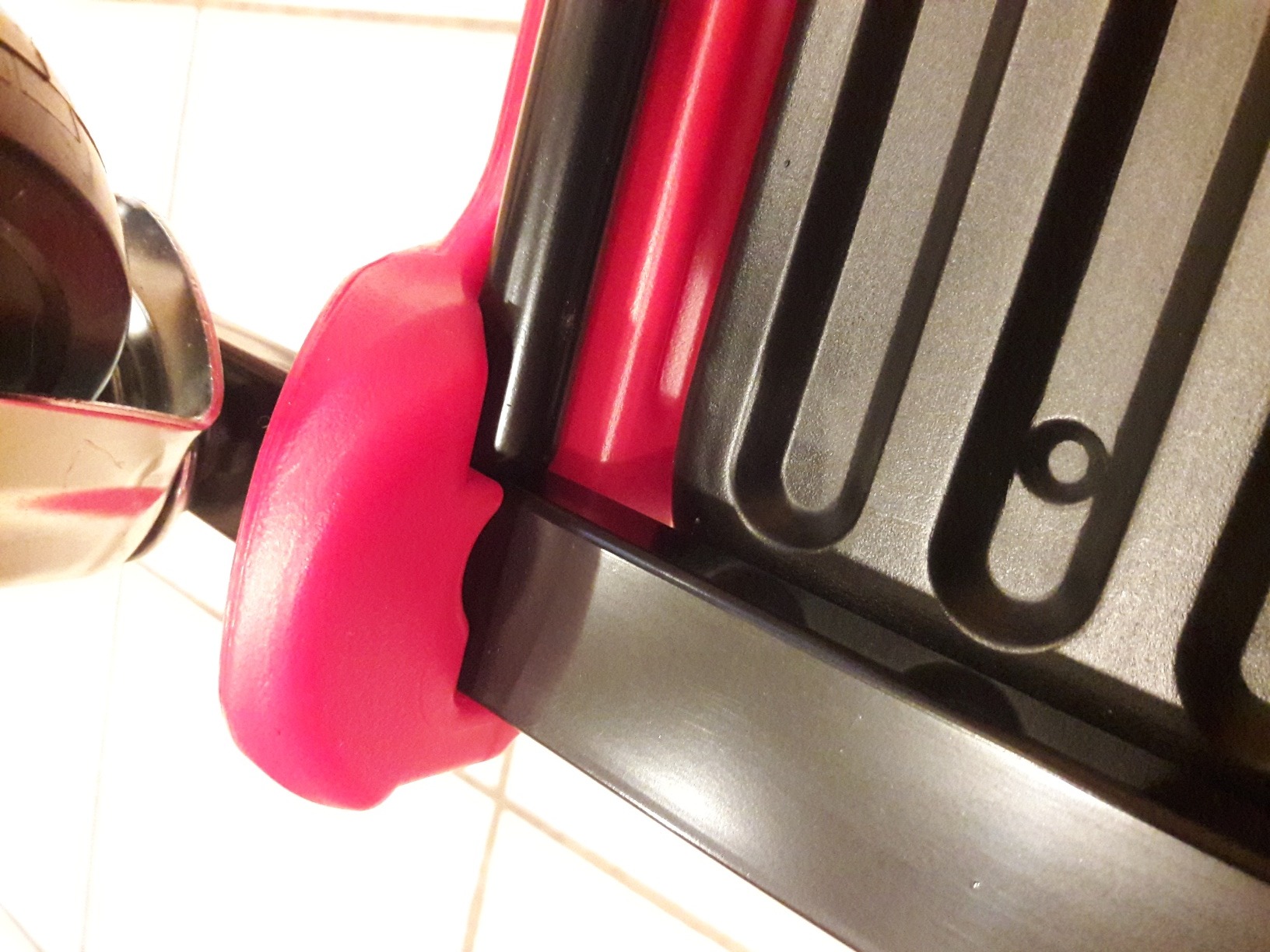 Powerbuilt Heavy Duty Roller Mechanics Seat and Brake Stool with 4-in. Rubber Swivel Casters Roll Over Anything, Big Seating Platform, Slide Out Tool Trays and Drawer 300 lb. Capacity - 240036 customer photo 2