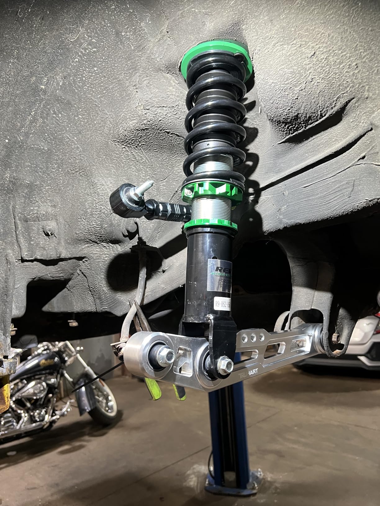 Rev9 R9-HS2-013_2 Hyper-Street II Coilover Suspension Lowering Kit, Mono-Tube Shock w/ 32 Click Rebound Setting, Full Length Adjustable, compatible with Honda Civic Couple/Sedan (EM/ES) 2001-05 customer photo 2