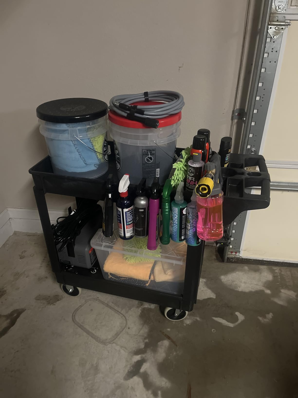 MaxWorks Heavy Duty 2-Shelf Service Cart 500 lb Capacity Polypropylene Utility Cart with 5 Inch Non-Marring Casters Deep Trays and Built-In Tool Storage for Garage Warehouse Workshop (80855) customer photo 1