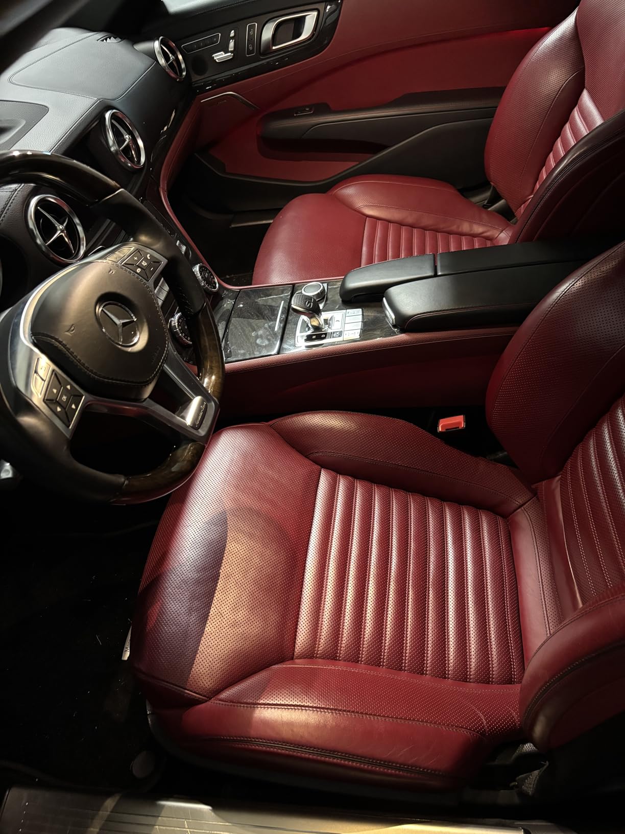 Chemical Guys Leather Cleaner and Conditioner Detailing Kit - Leather Care Kit For Natural, Synthetic, Faux, Pleather, and More for Car Interiors, Apparel, Furniture, Boots & Accessories - 9 Items customer photo 1