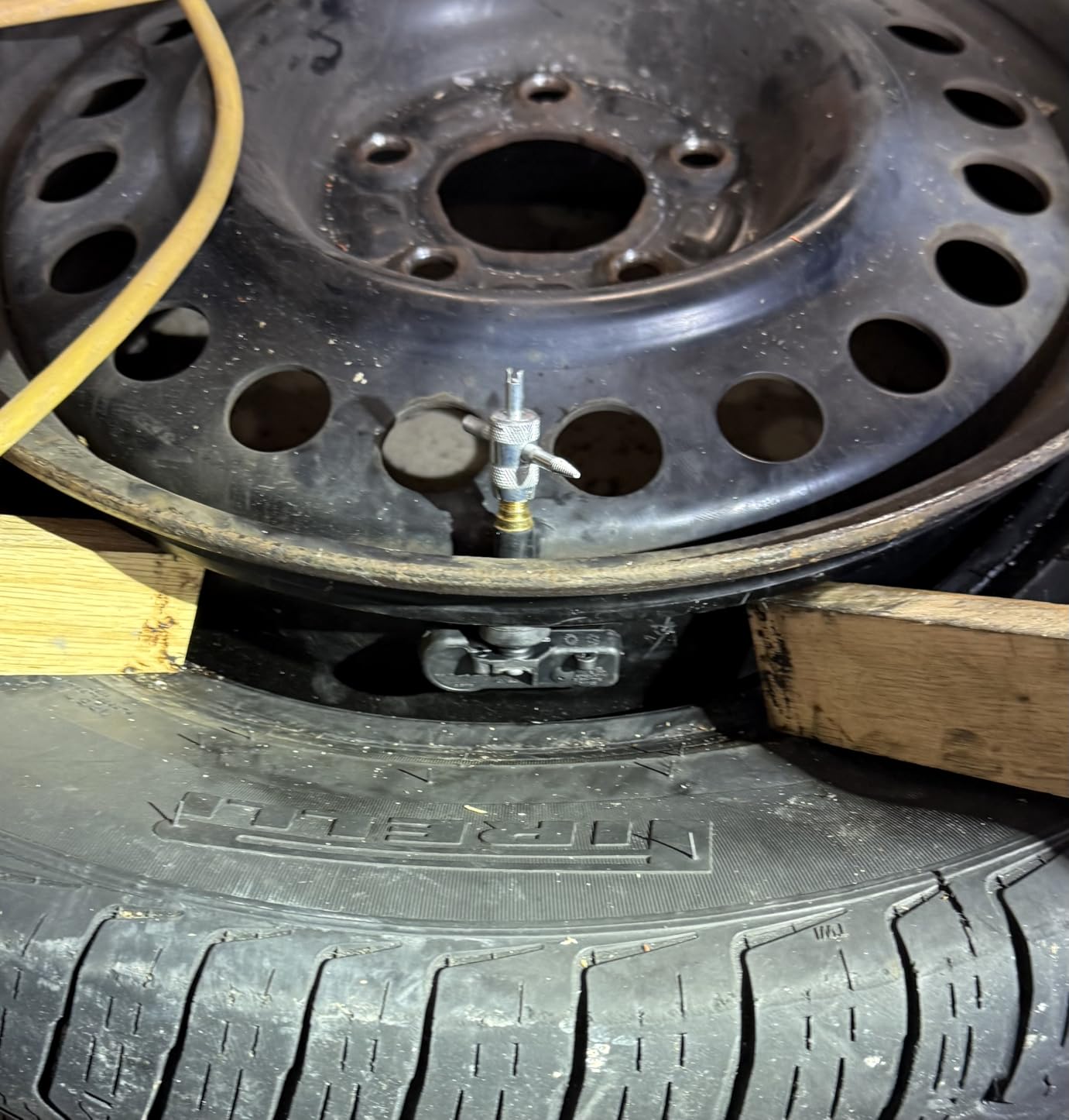 TPMS Sensor, GM 315Mhz Tire Pressure Monitoring Sensor Compatible for Chevy Silverado GMC Cadillac Buick Pontiac Saturn Hummer Saab Replace#13598771 13598772 13586335 13581558 4 Pack customer photo 2