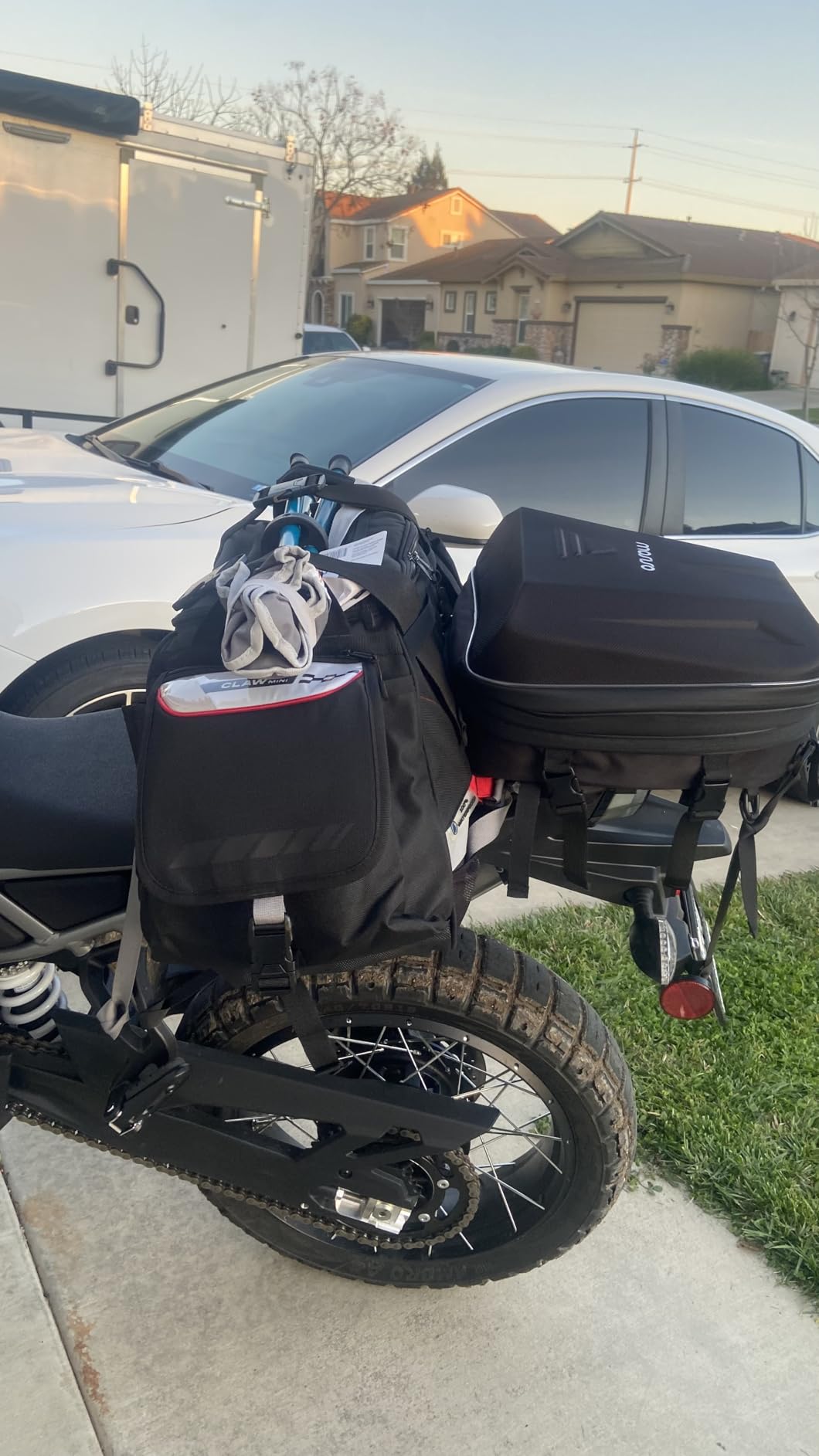 ViaTerra Claw Mini Waterproof Tail Bag | Compatible with Sports & Street Motorbikes customer photo 2