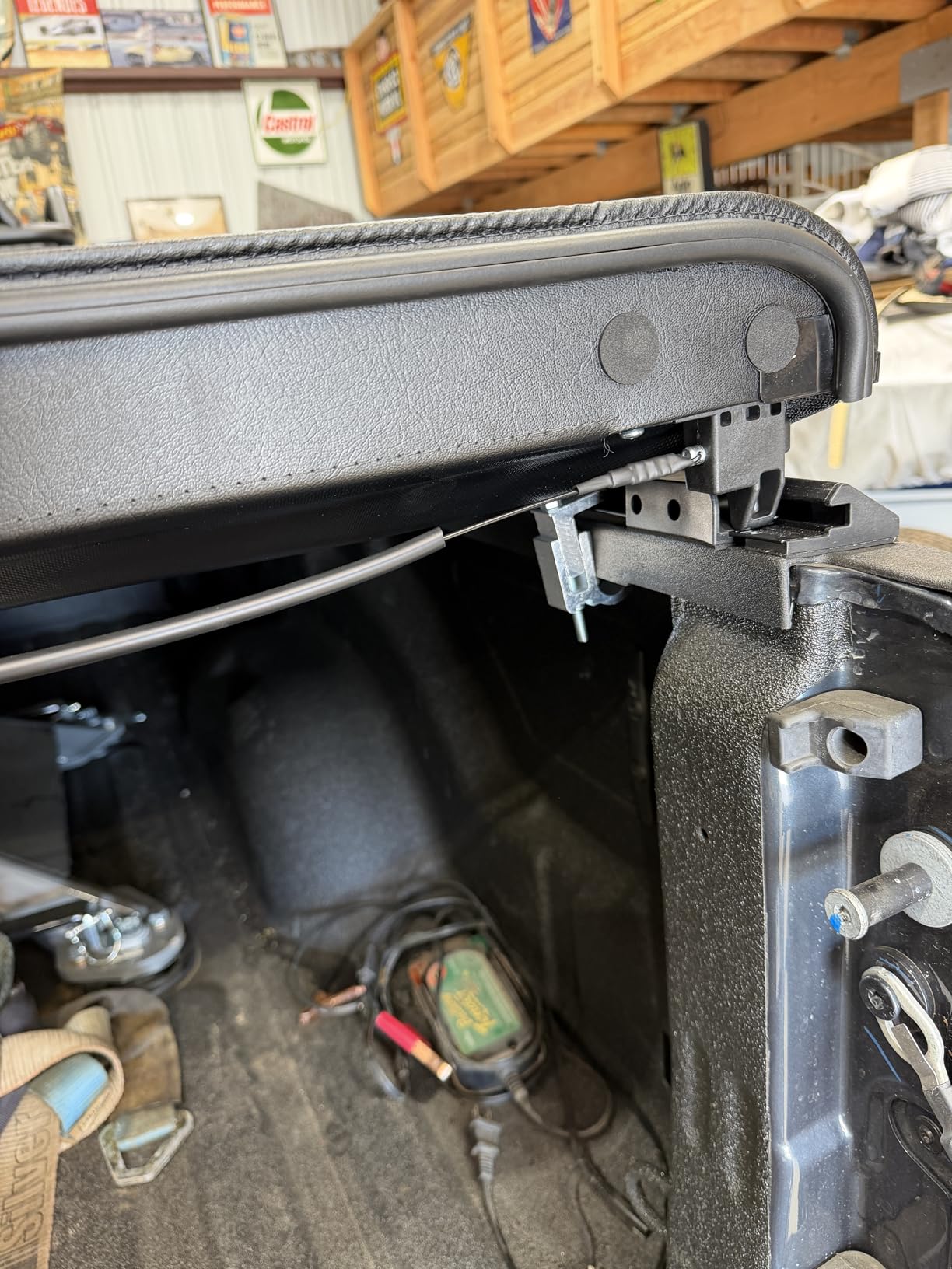 Tyger Auto T1 Soft Roll-up Truck Bed Tonneau Cover Compatible with 2019-2026 Ram 1500 (Not Fit 19-24 Classic) | 5'7