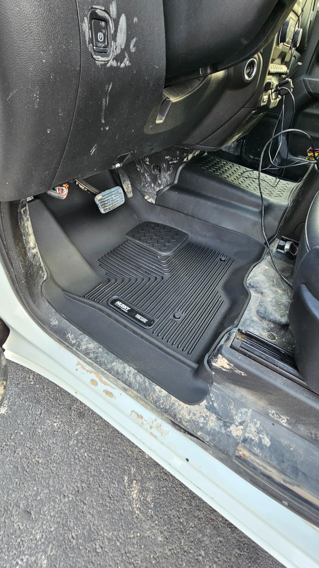 Weatherbeater Floor Mats | Fits 2019 - 2026 Chevrolet Silverado & GMC Sierra 1500] & 2020 - 2026 Silverado/Sierra 2500/3500 DOUBLE & CREW CAB ONLY | Front Row, 2-pc Black - 13211 customer photo 1