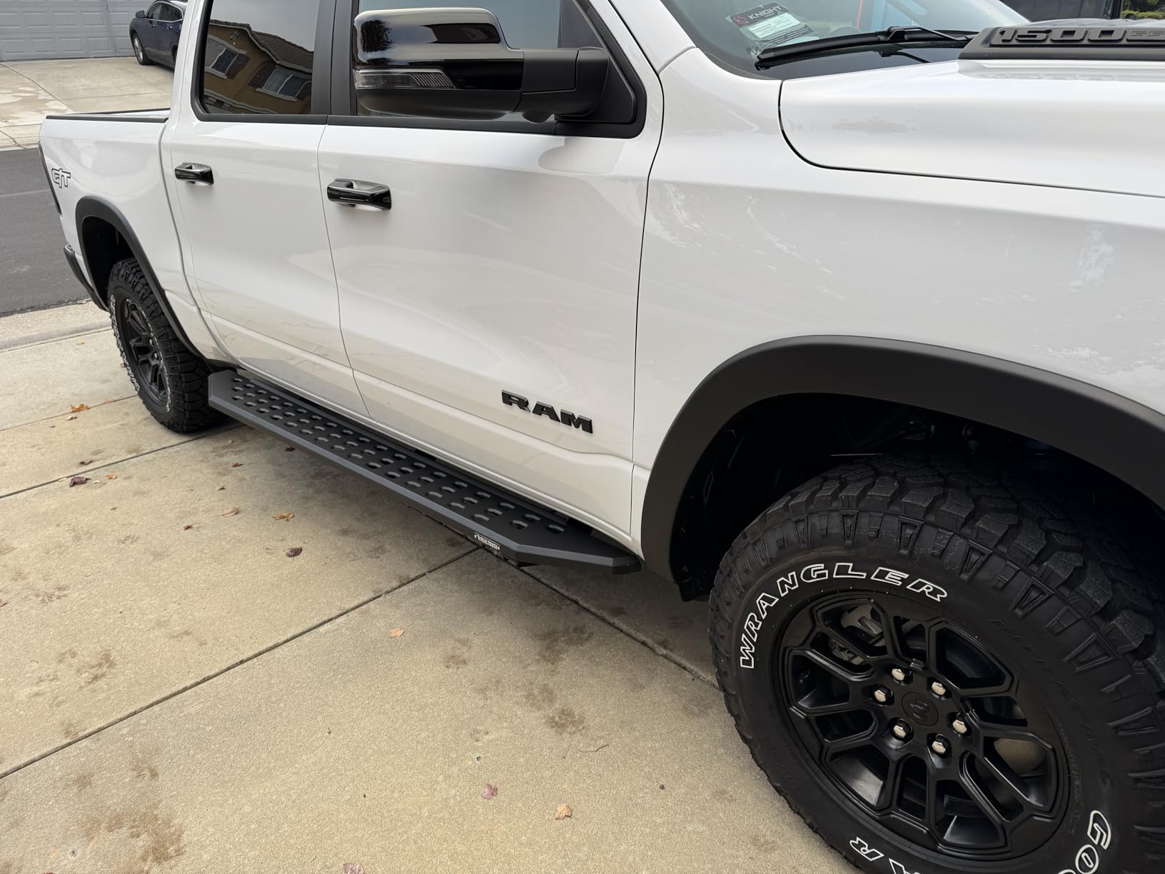 Go Rhino 69430687PC RB20 Running Boards with Mounting Brackets Kit for Ram 19-24 1500 (Crew Cab Pickup), Black customer photo 2