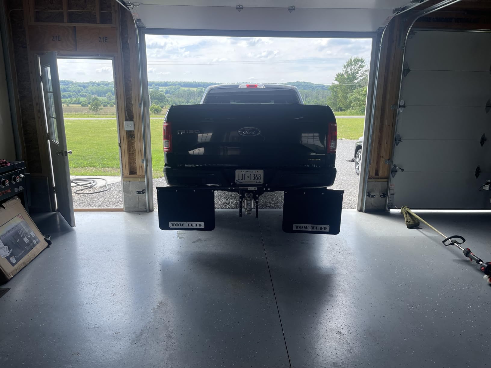 Tow Tuff 18 x 24 Inch Universal Hitch Mount Rubber Rear Splash Guard Towing Mud Flaps with Width and Height Adjustments, Black customer photo 1