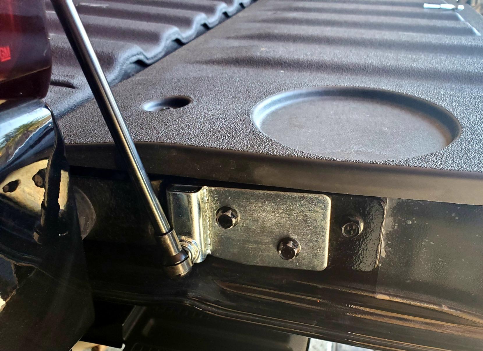 DZ43103 Tailgate Assist fits 19-Current Chevy/GMC Silverado/Sierra 1500 customer photo 1