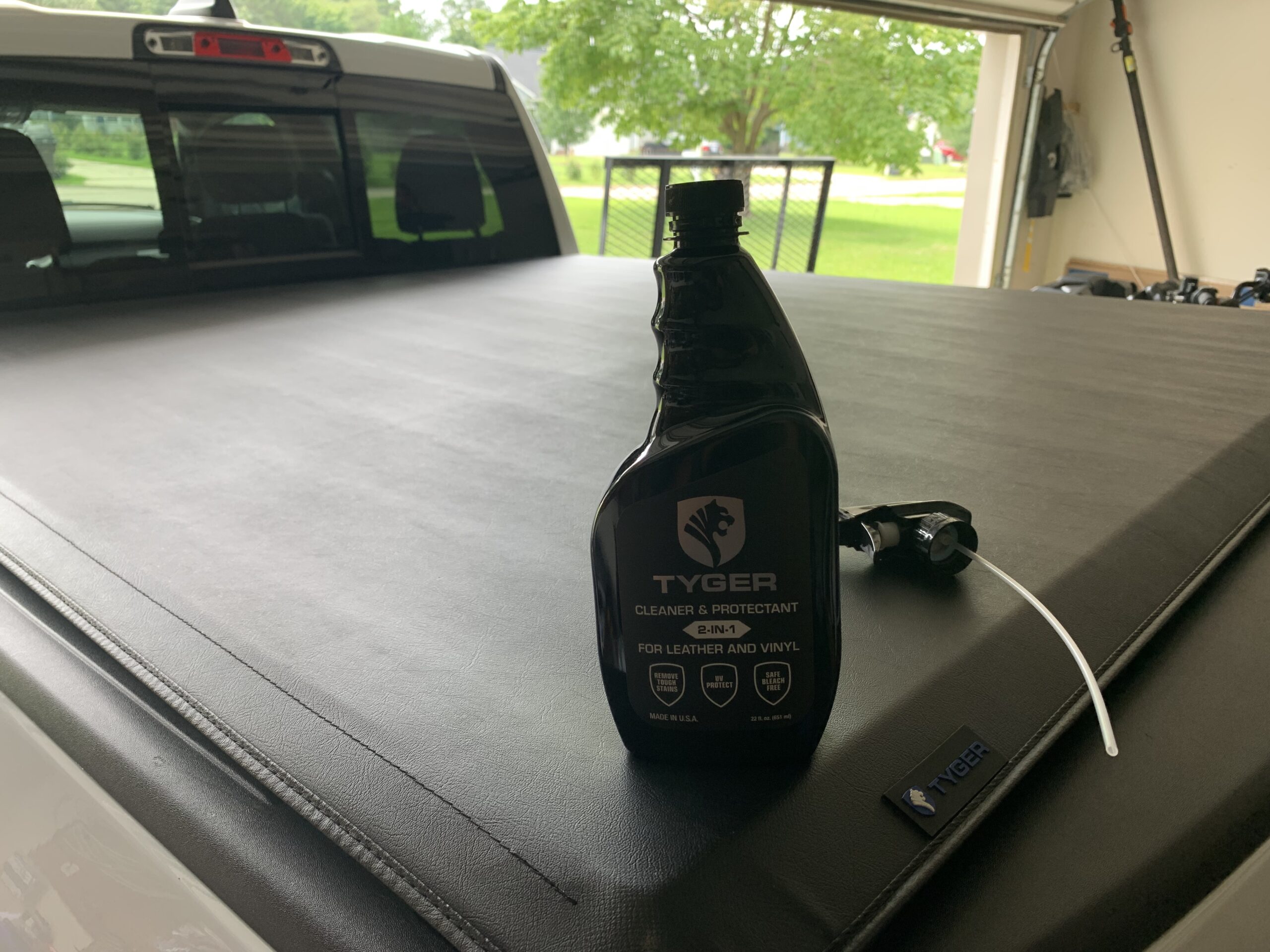 Tyger Tonneau Cover Cleaner & Protectant 2-in-1 Spray Specialized for Leather and Vinyl Surfaces, 22 Fl. oz. Made in USA customer photo 2