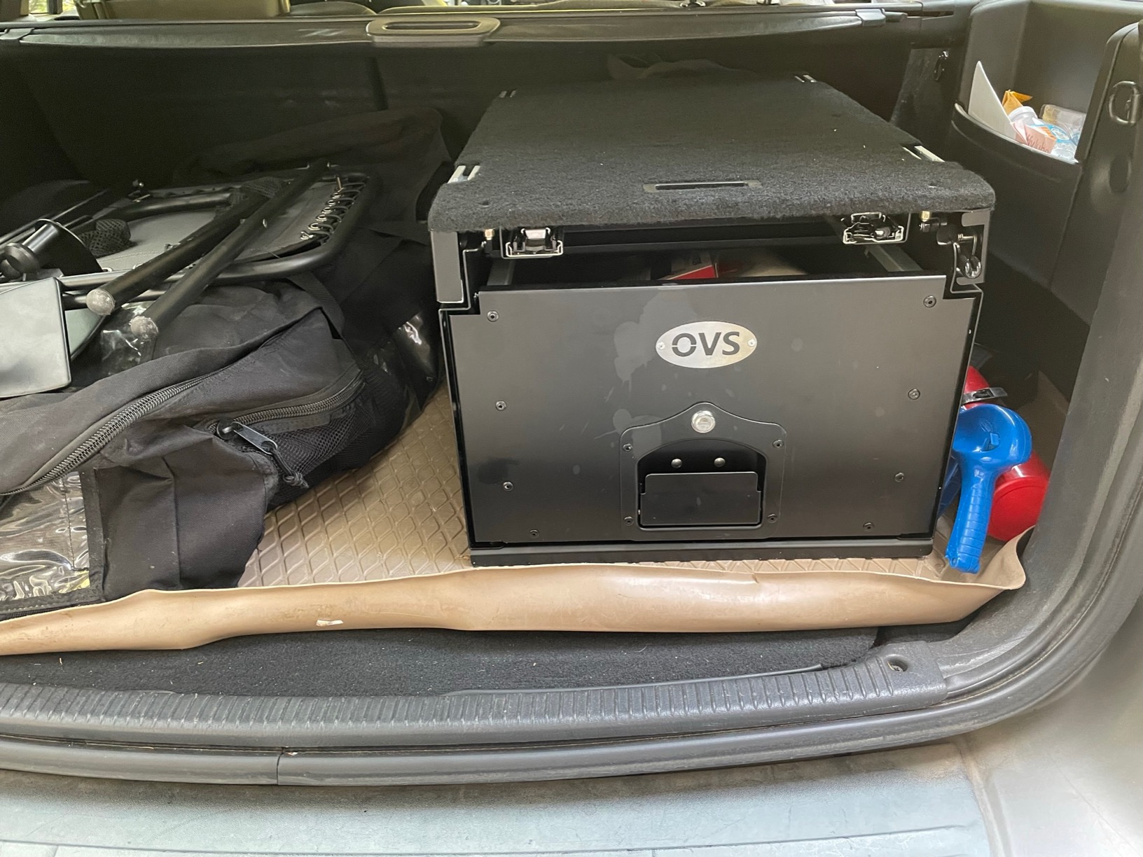 Overland Vehicle Systems Cargo Box With Slide Out Drawer & Working Station Size - Two Stage Dual Black Powder Coat Universal - Marine grade Stainless Steel Hardware customer photo 2