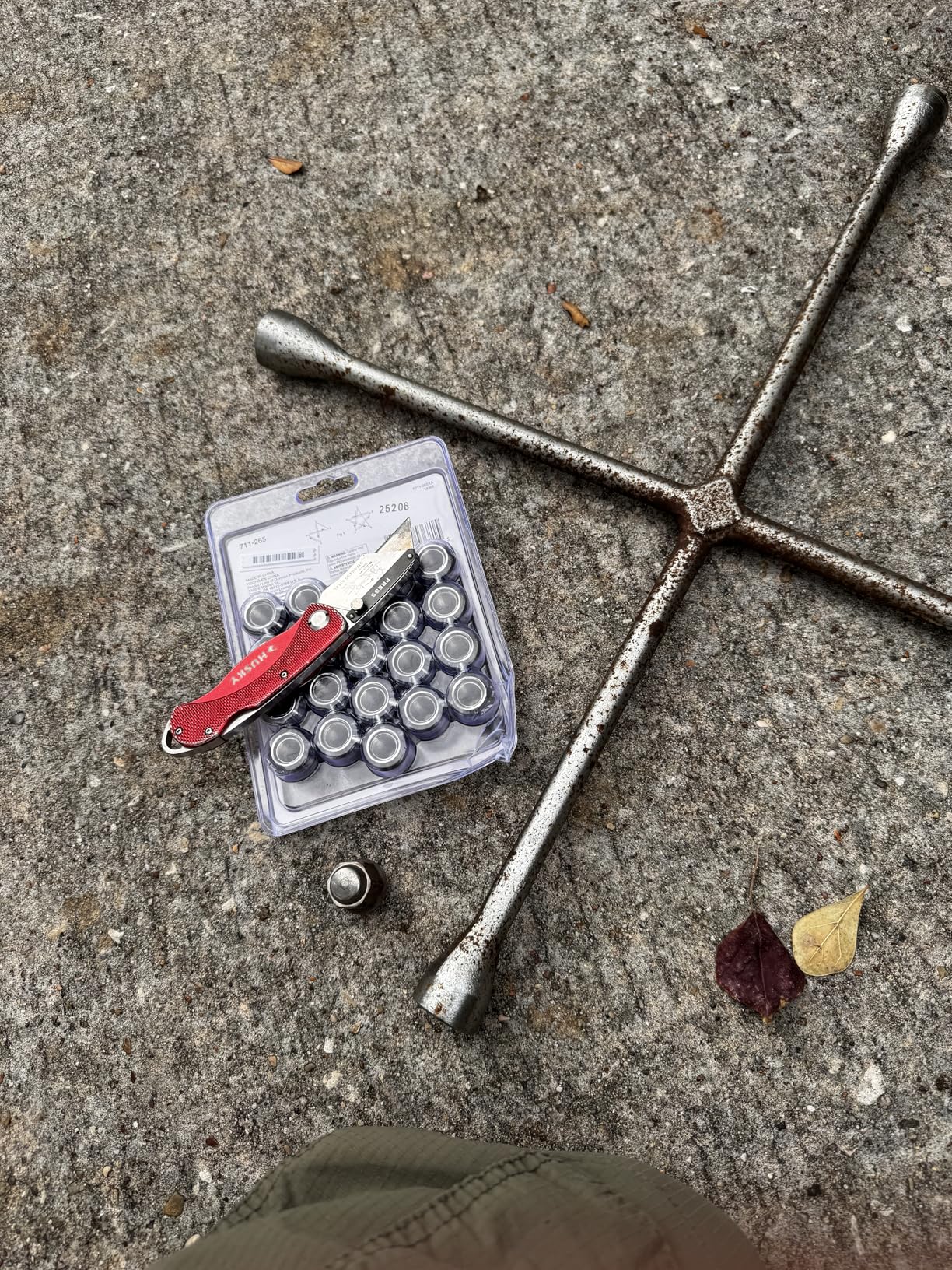 Dorman 711-265 Wheel Nut Chrome Acorn Bulge Seat 1/2-20 Compatible with Select Models, 20 Pack customer photo 1