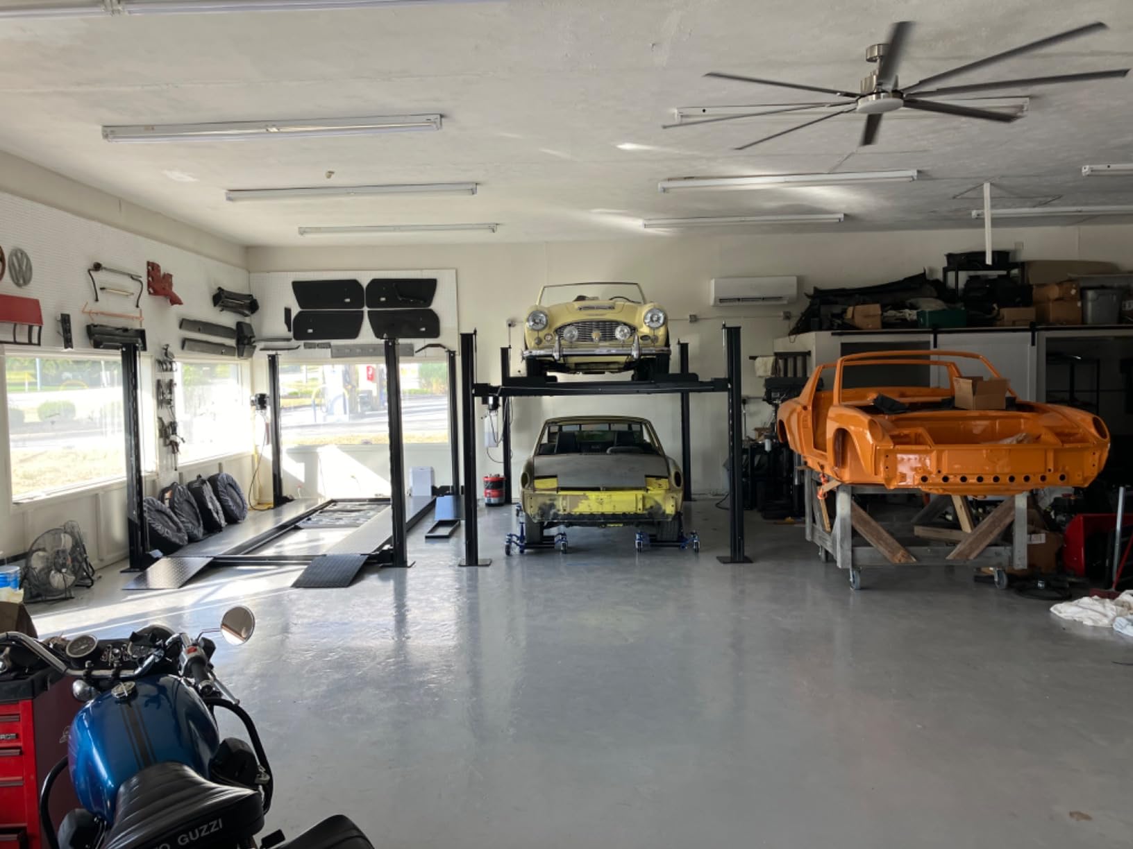 APlusLift HW-8SXLT 8000LB Extra Tall Extra Long Extra Wide 4-Post Portable Storage Service Car Lift / 36 Months Part Replacement customer photo 2