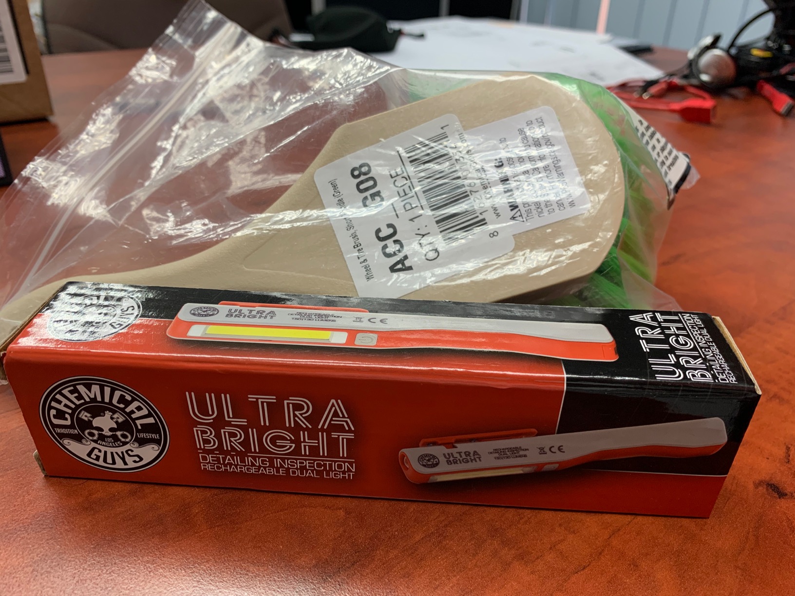 Chemical Guys EQP401 Ultra Bright Rechargeable Detailing Inspection Dual Light customer photo 1