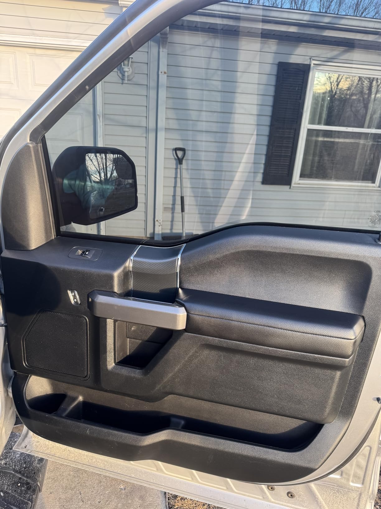 P & S Professional Detail Products Xpress Interior Cleaner - Safe for Leather, Vinyl, Plastic & More, Removes Dirt, Grease & Oil, No Residue, Fresh Scent, No Dilution Needed - 16 oz Spray customer photo 1