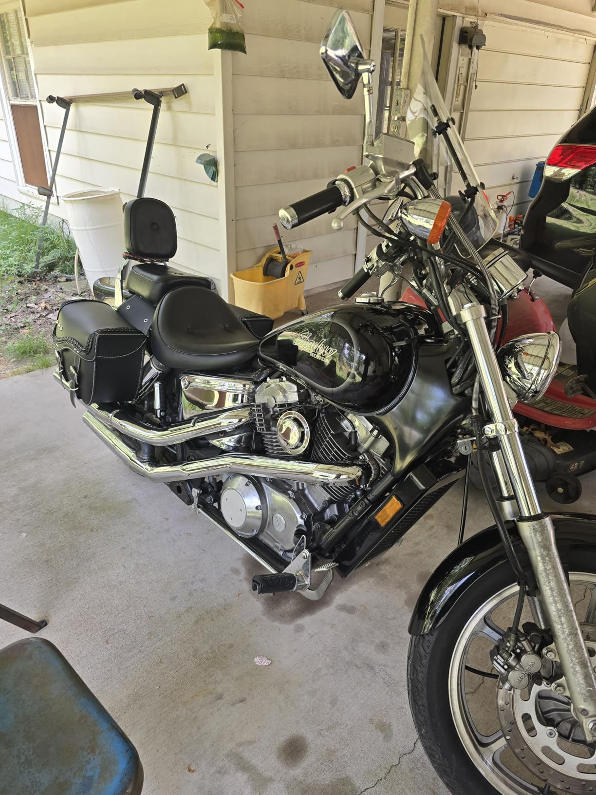 KEMIMOTO Motorcycle Saddlebags,Upgraded Bottom Anti-scalding Motorcycle Luggage Bag 30L(15Lx2) Large Capacity PU Leather Side Bags Compatible with Sportster Softail Dyna V-star Shadow customer photo 2