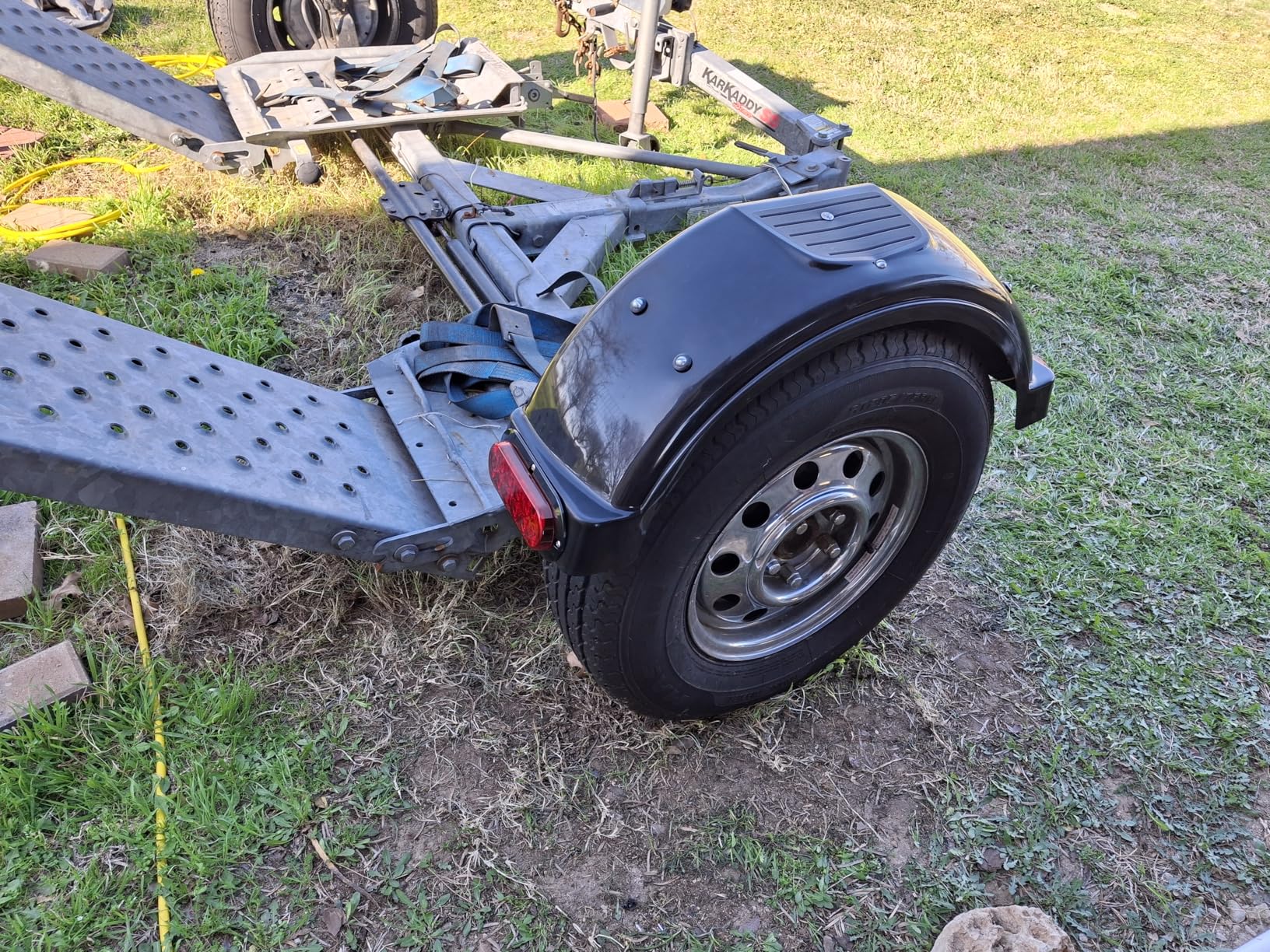 ECOTRIC 2 Pcs Trailer Fenders W/Steps Compatible with 13 Diameter Wheels Tires Single-Axle Trailers Plastic Fenders Black customer photo 2