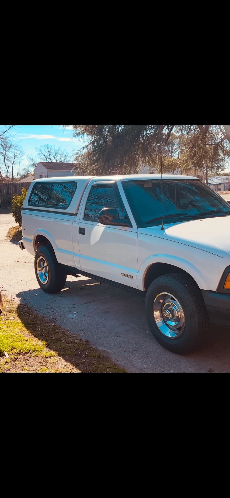 Speedway Motors GM Style Rally Wheel Kit with 15x7 and 15x8 Silver Painted Steel Wheels, 5 on 4.75 inch BP, Includes Beauty Rings, Derby Center Caps, Lug Nuts, and Valve Stems Set of 4 customer photo 1