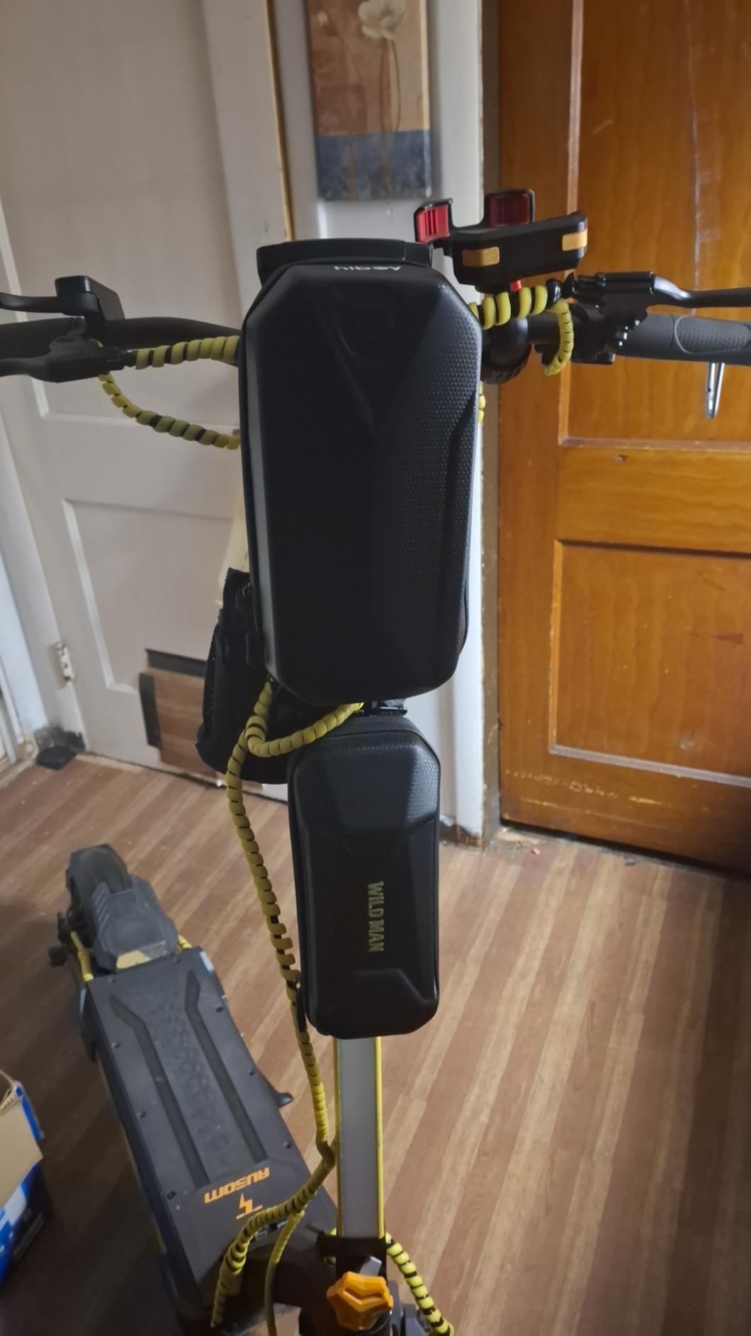 Hiboy Scooter Storage Bag, 3L/4L Large Capacity Scooter Handlebar Bag, Front Hanging Bag for Electric Scooter/Electric Bike, for Carrying Chargers, Phone, Keys with Waterproof Hardshell EVA Material customer photo 1