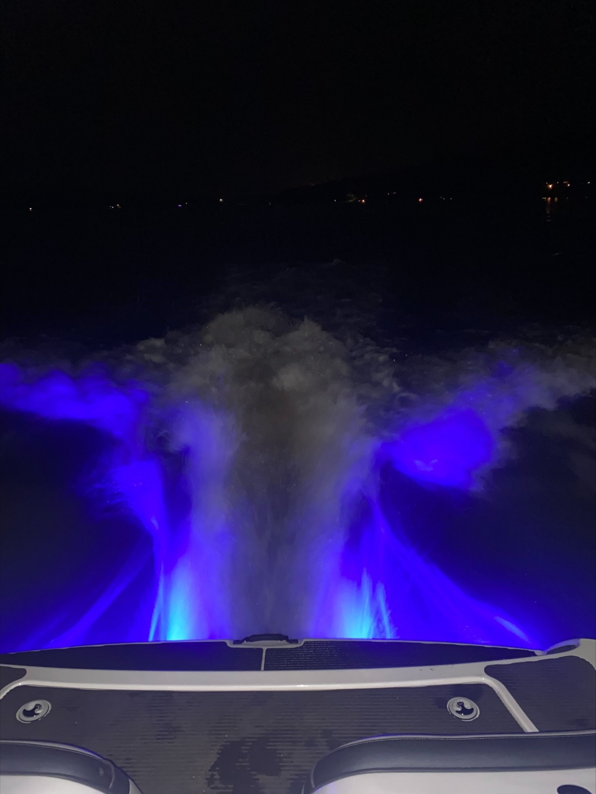 HUSUKU SOOP3 PRO 6.7inch 2000LM 60LED Waterproof 316 Stainless Steel Trim Ring Boat High-Intensity LED Underwater Light Clear Lens Pontoon Marine/Boat Transom (Blue) customer photo 2