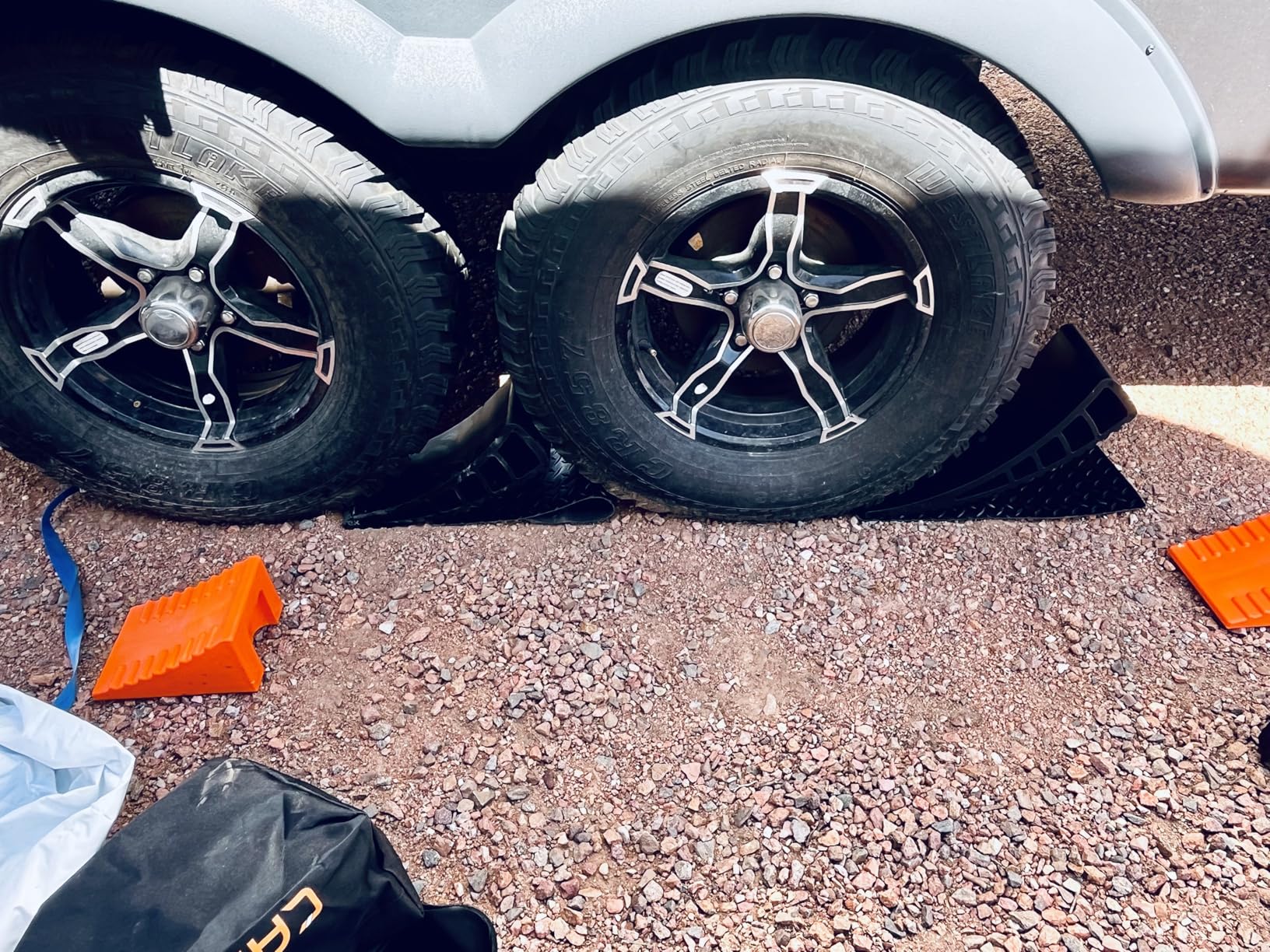 CARMTEK Camper Leveler 2-Pack Kit | Curved RV Levelers with Trailer Wheel Chocks for Dual Axle Trailers | Faster RV Leveling System Than RV Leveling Blocks customer photo 2