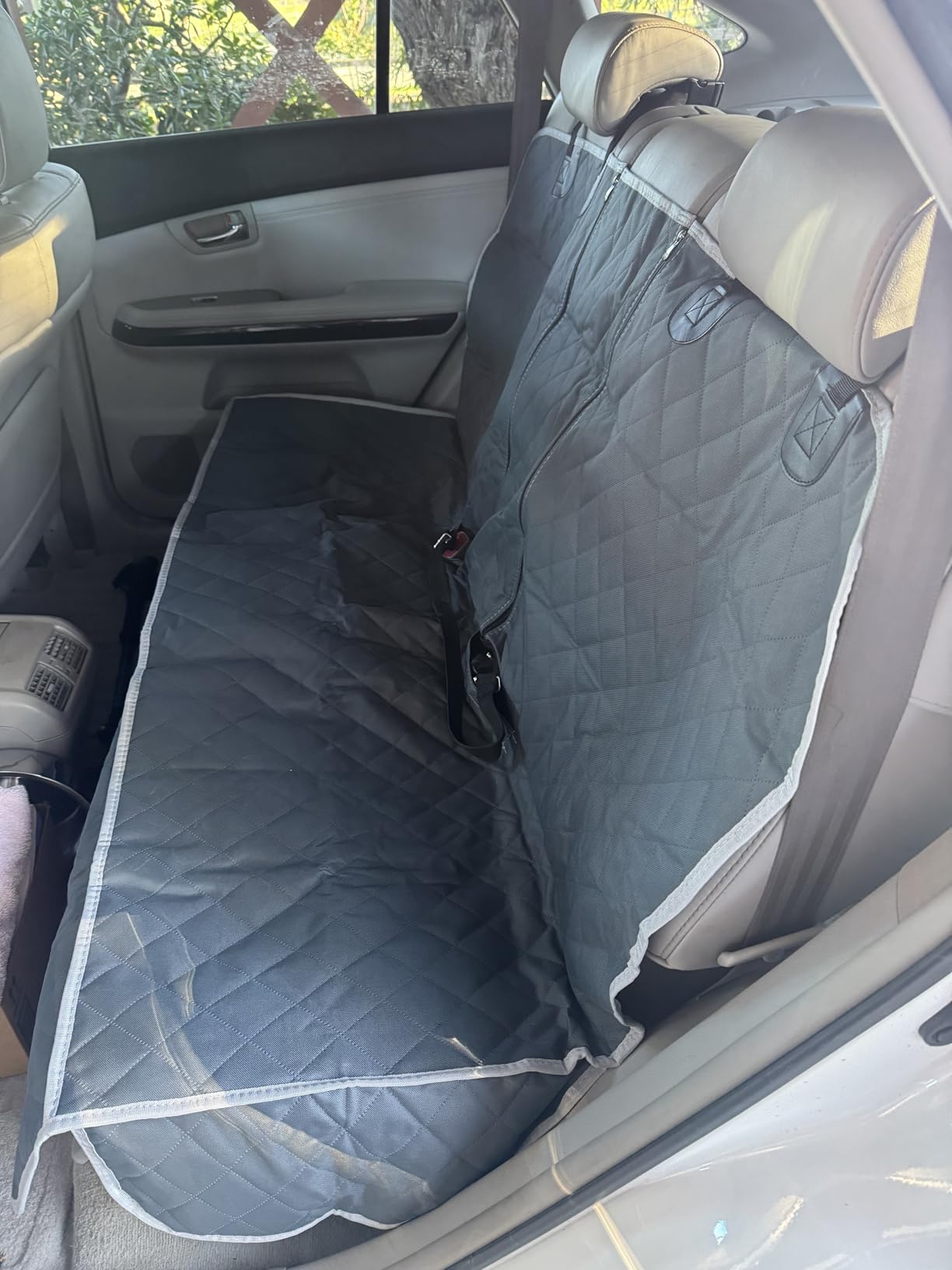 Dog Car Seat Cover, Back Seat Cover for Dogs Pet Car Seat Protector Waterproof Bench Car Seat Cover, Non-Slip Reat Seat Cover fits Middle Armrest for Most Cars Trucks SUVs - Black customer photo 1