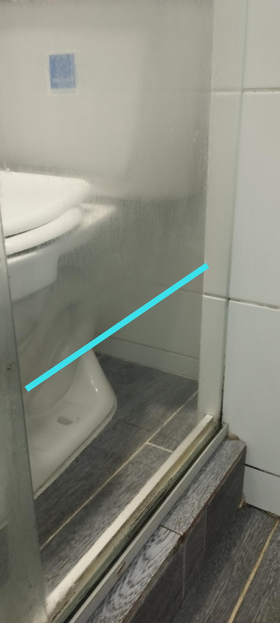 Invisible Glass 91411 Glass Stripper - Hard Water Spot Remover - Strips Coatings, Waxes, Oils & Road Film - Preps Windshields for Rain Repellent & Ceramic Coating - 4 Fl Oz customer photo 2