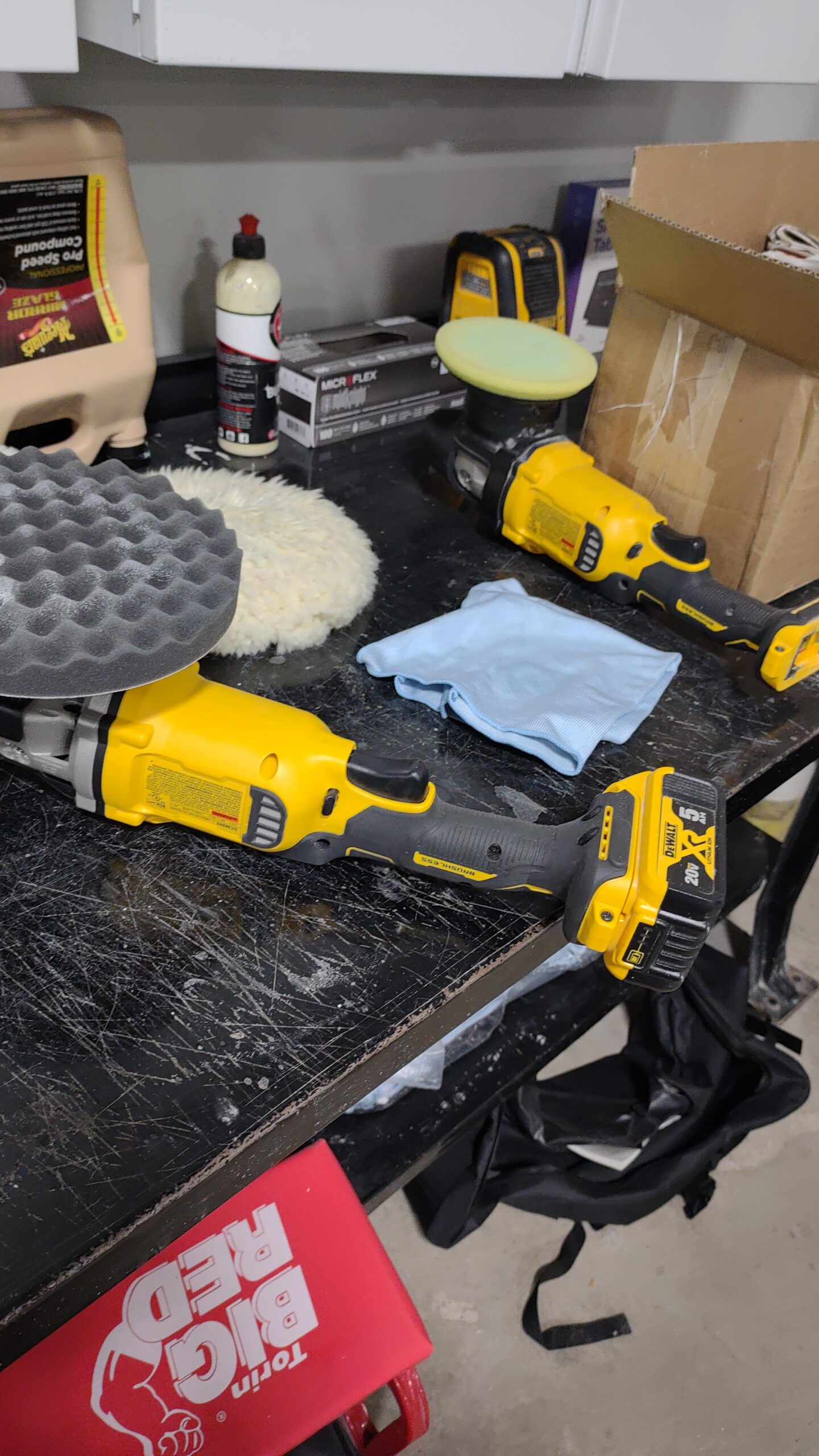 DEWALT 20V MAX* XR Cordless Polisher Kit, Rotary, Variable Speed, 7-Inch, 180 mm (DCM849P2) customer photo 2