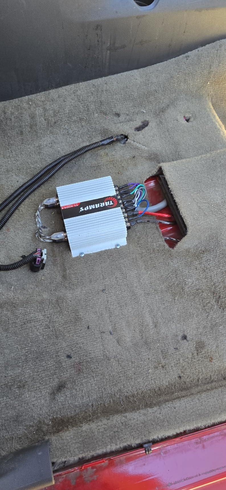 Taramps TS 400x4 400 watts RMS 4 Channels Full Range Car Audio Amplifier, 2 Bridged Channels, RCA Input Class D, Output Power, Multichannel Amplifier System, Small - TS400X4 customer photo 1